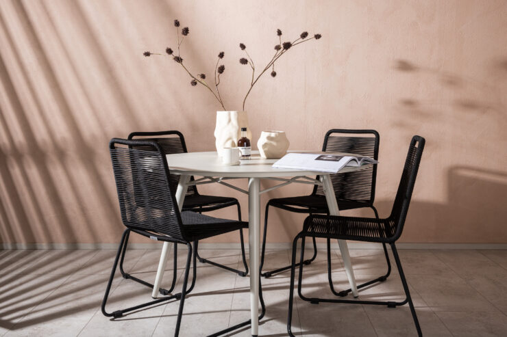 Lina, Lindos – Ensemble repas – Table : ⌀120 Chaise : 59 x 86 x 57 cm
