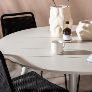 Lina, Lindos – Ensemble repas – Table : ⌀120 Chaise : 59 x 86 x 57 cm
