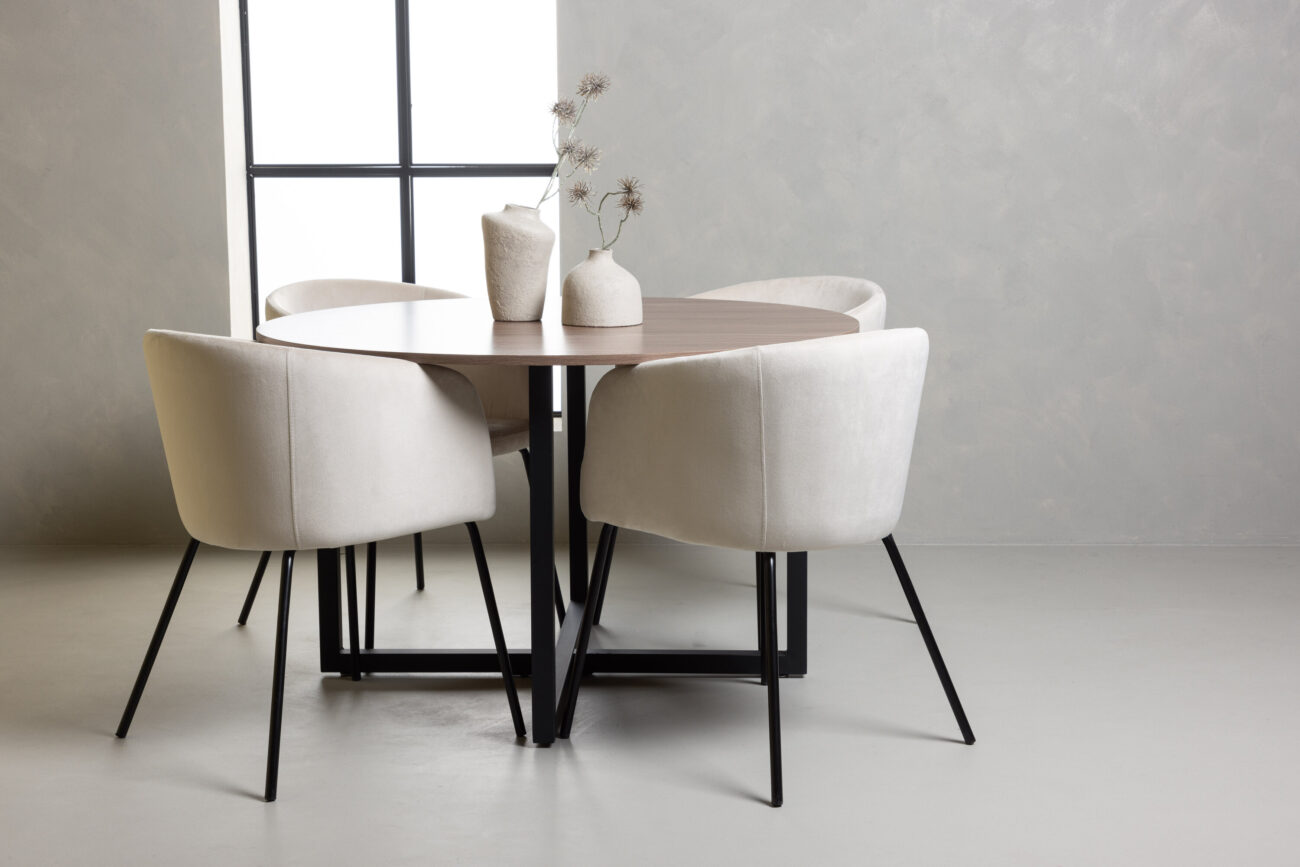 Durango, Berit – Ensemble repas rond – Noyer – Table : ⌀120 Chaise : 55 x 78 x 55 cm