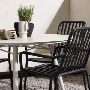 Lina, Peking – Ensemble repas – Table : ⌀120 Chaise : 64 x 85 x 57 cm