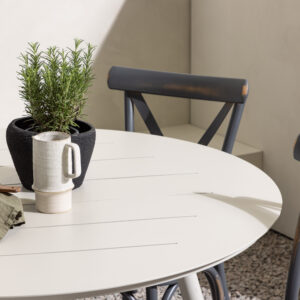 Lina, Tablas – Ensemble repas – Table : ⌀120 Chaise : 48 x 88 x 48 cm