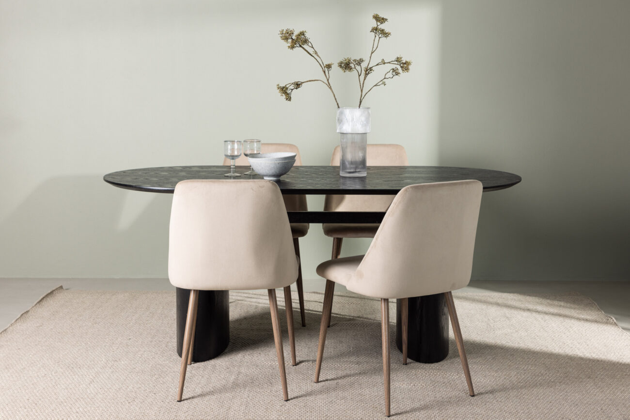 Isolde, Night – Ensemble repas ovale – Noir