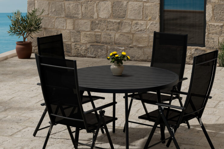 Giardini, Levanzo – Ensemble repas – Noir – Table : ⌀120cm, Chaise : 59 x 108 x 56 cm