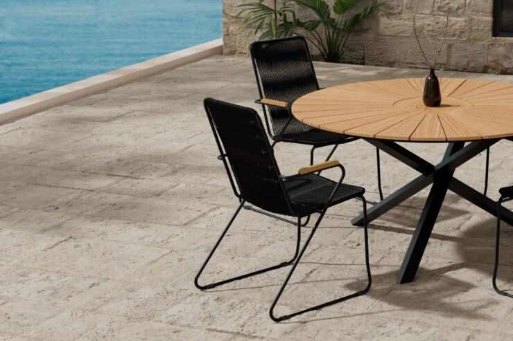 Mexico, Bois – Ensemble repas – Naturel – Table : ⌀140cm, Chaise : 63 x 93 x 60 cm