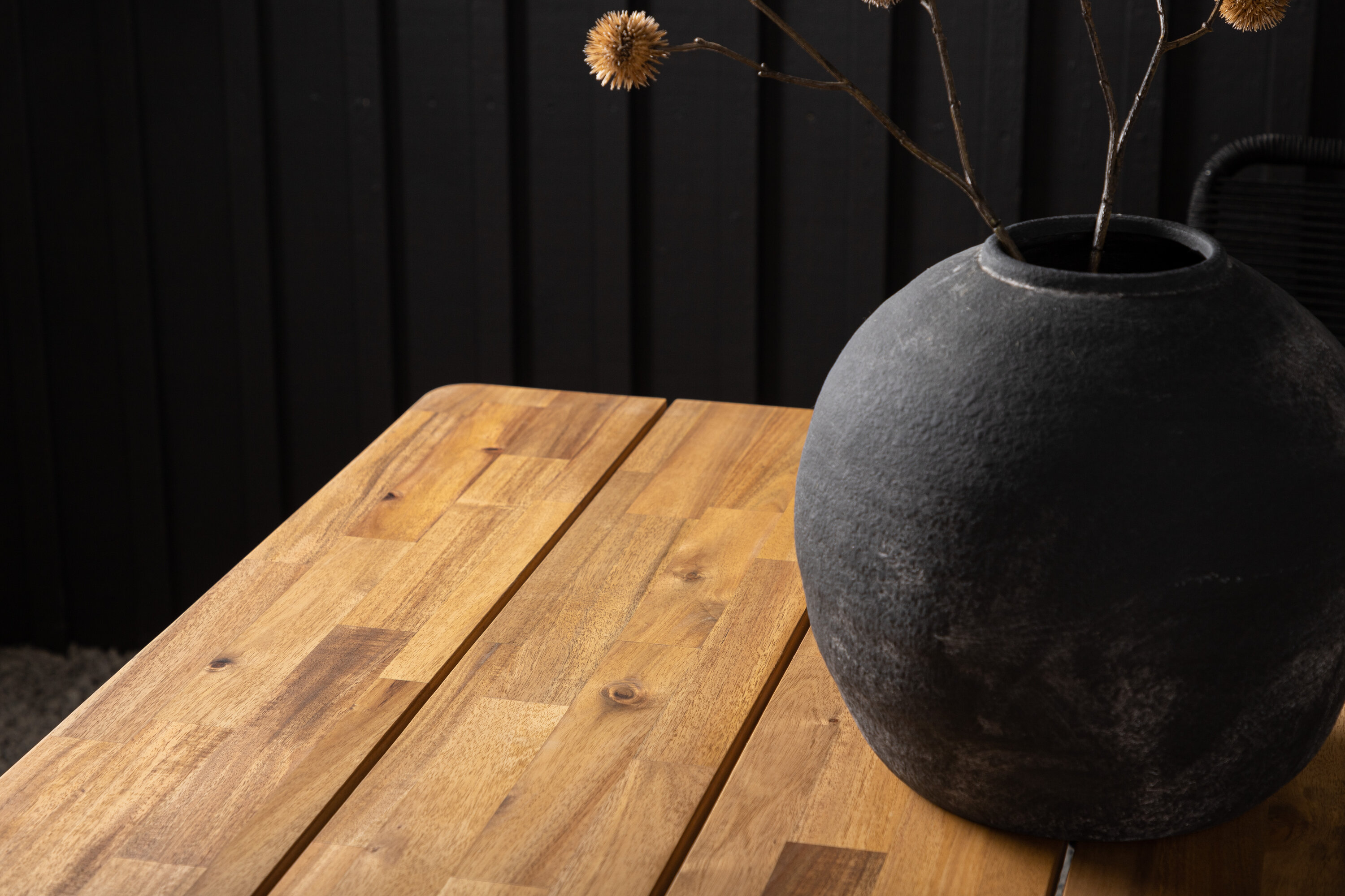Julian table à manger rectangulaire naturel 210 x 100 cm en situation dans une pièce décorée