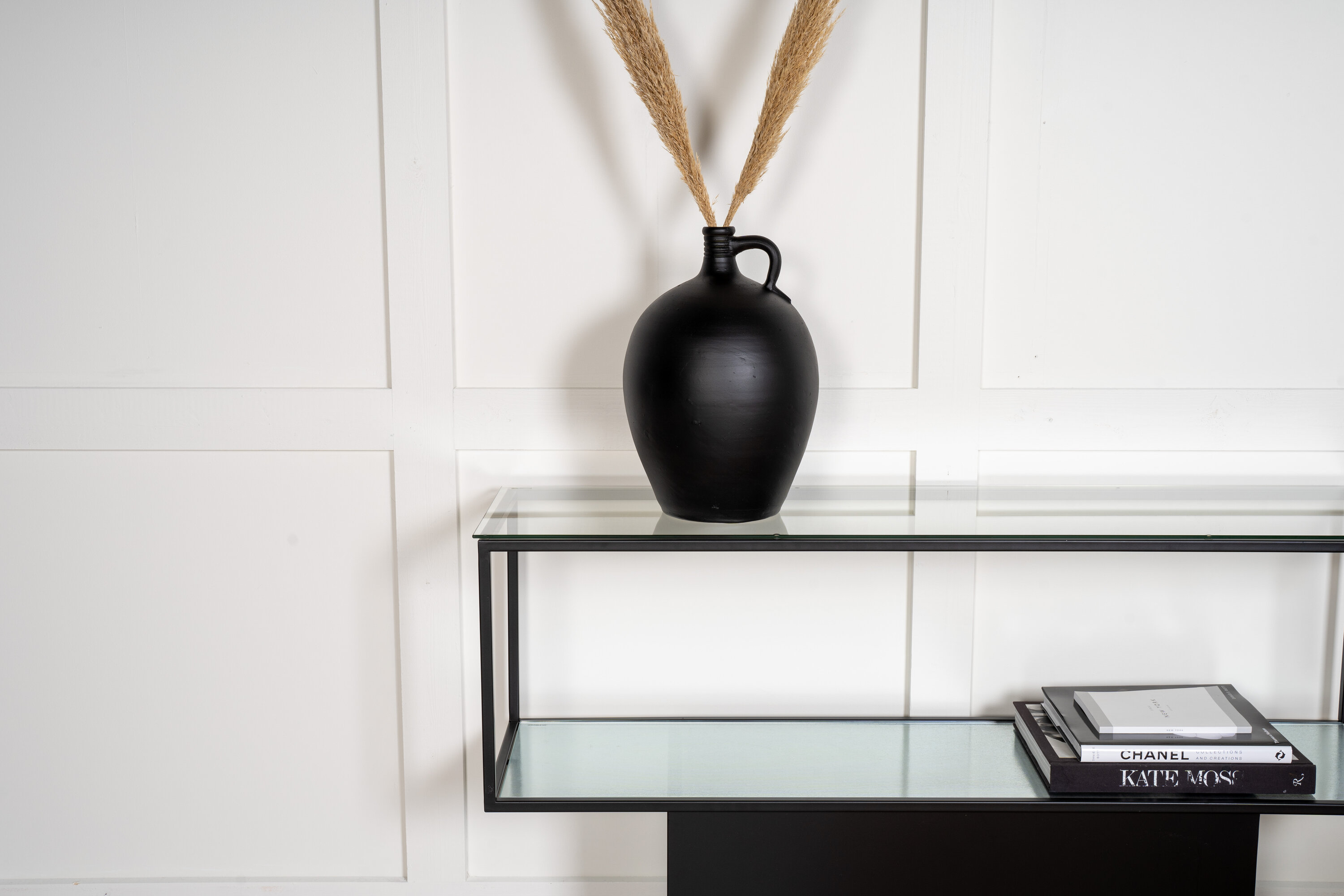 Détail du table d'appoint Maglehem noir, transparent 130 x 35 cm