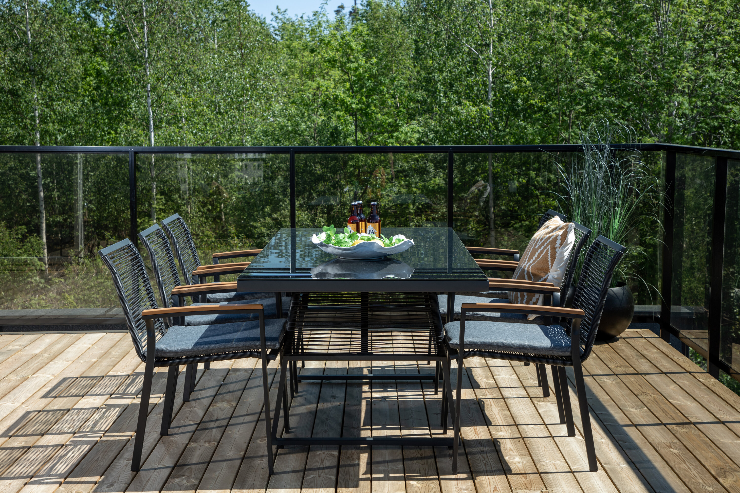 Détail du table à manger rectangulaire Dallas noir 193 x 90 cm