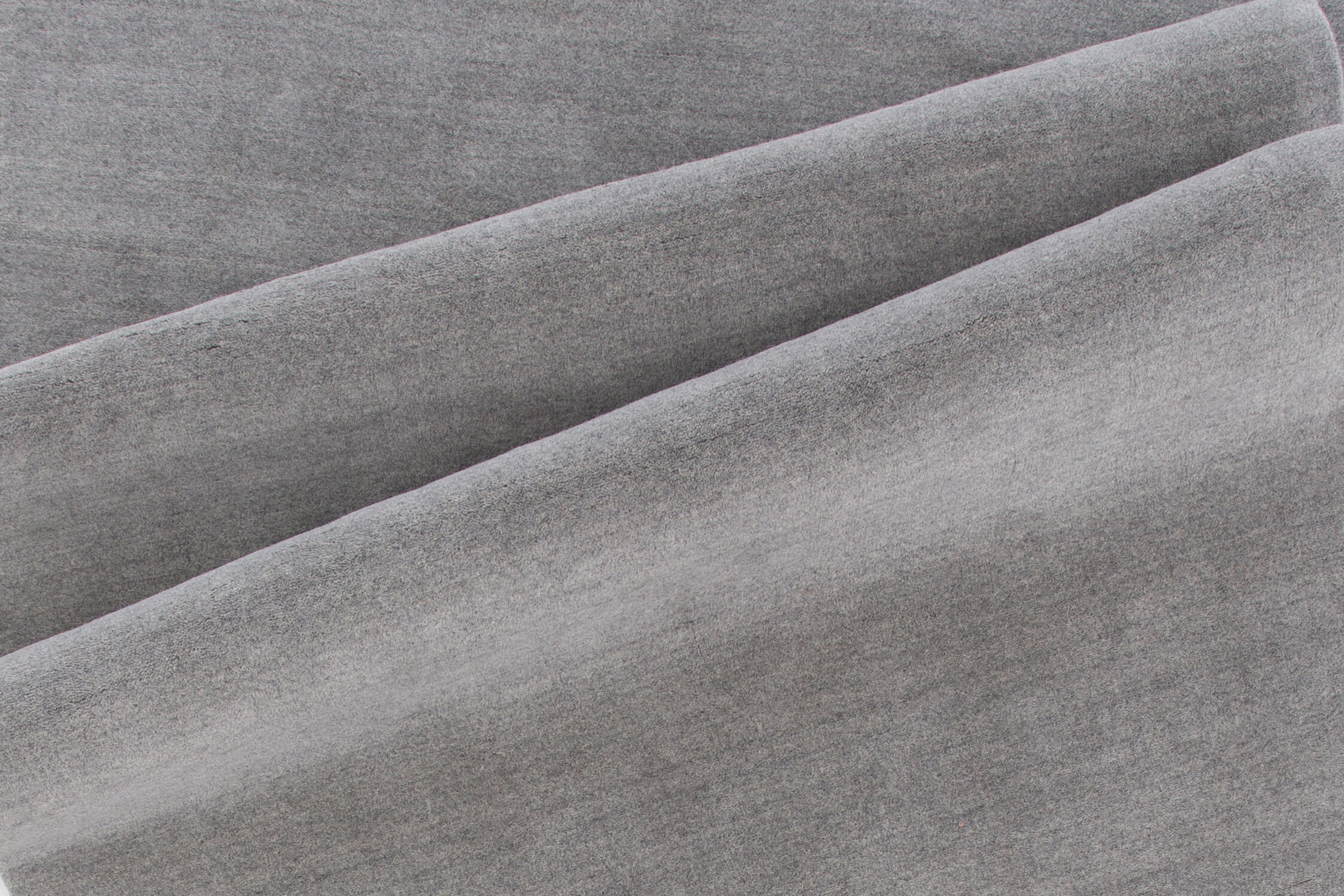 Détail du tapis de salon Ulla gris clair 350 x 250 cm