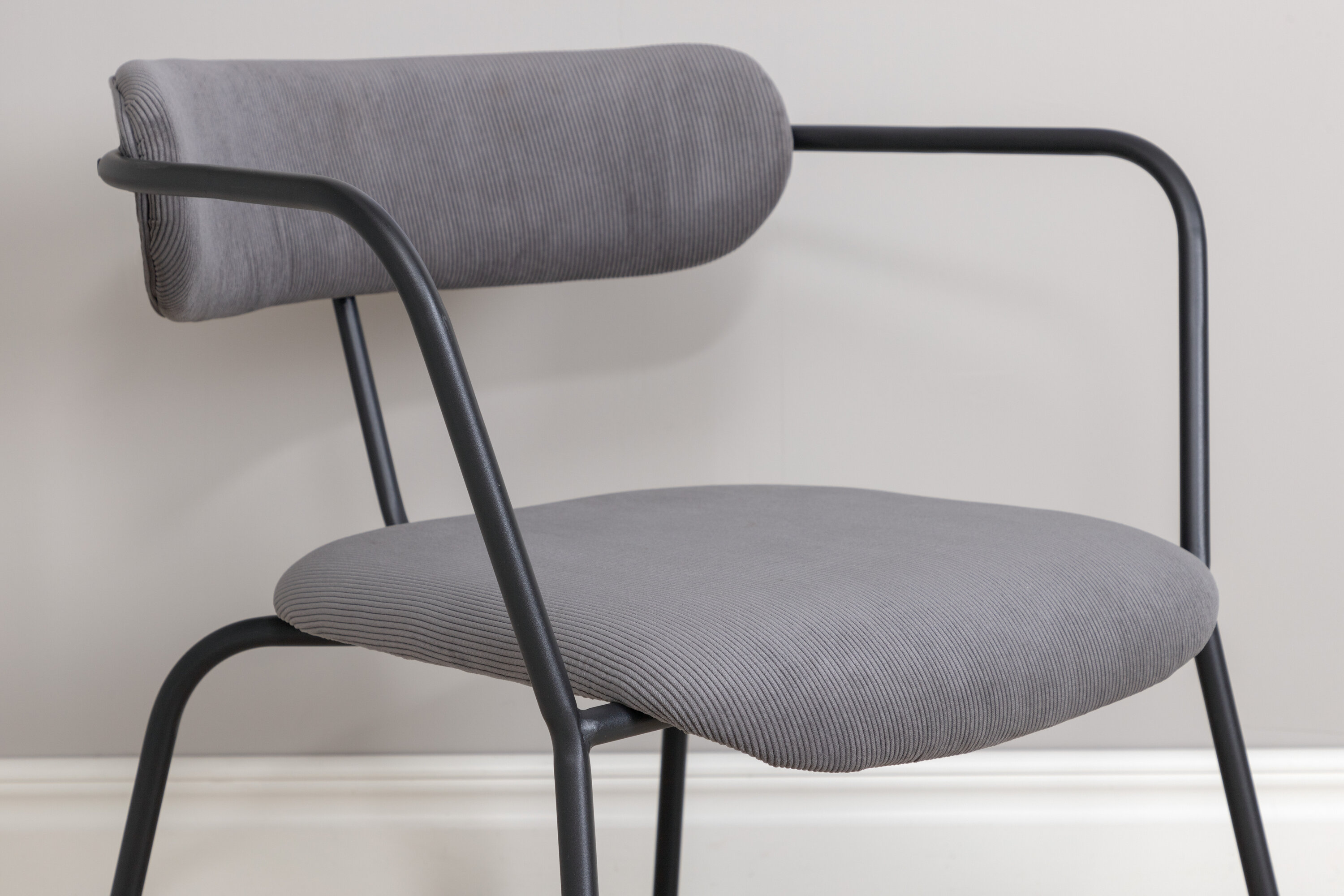 Détail du fauteuil Duffy noir, gris 67 x 69 x 68 cm