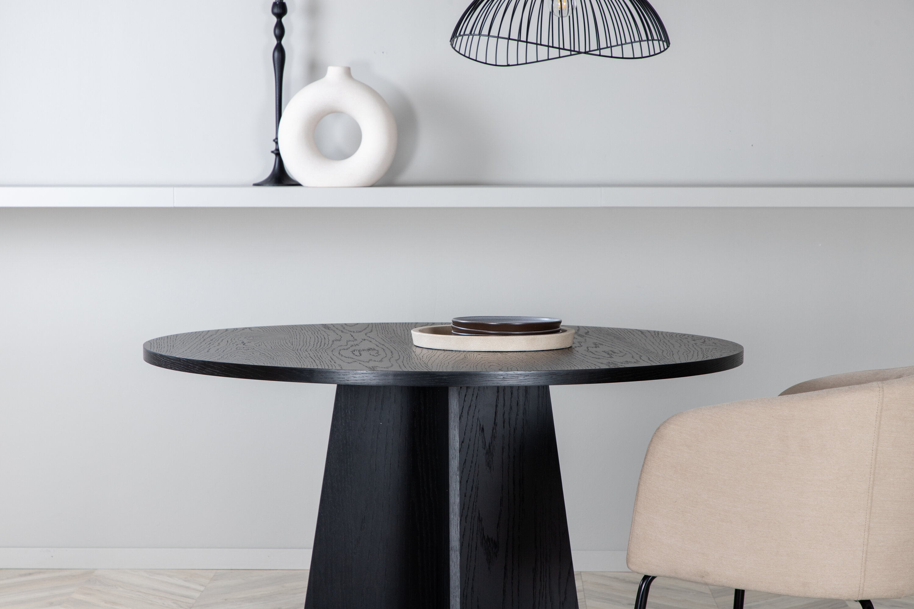 Détail du table à manger ronde Bootcut noir ⌀110 cm