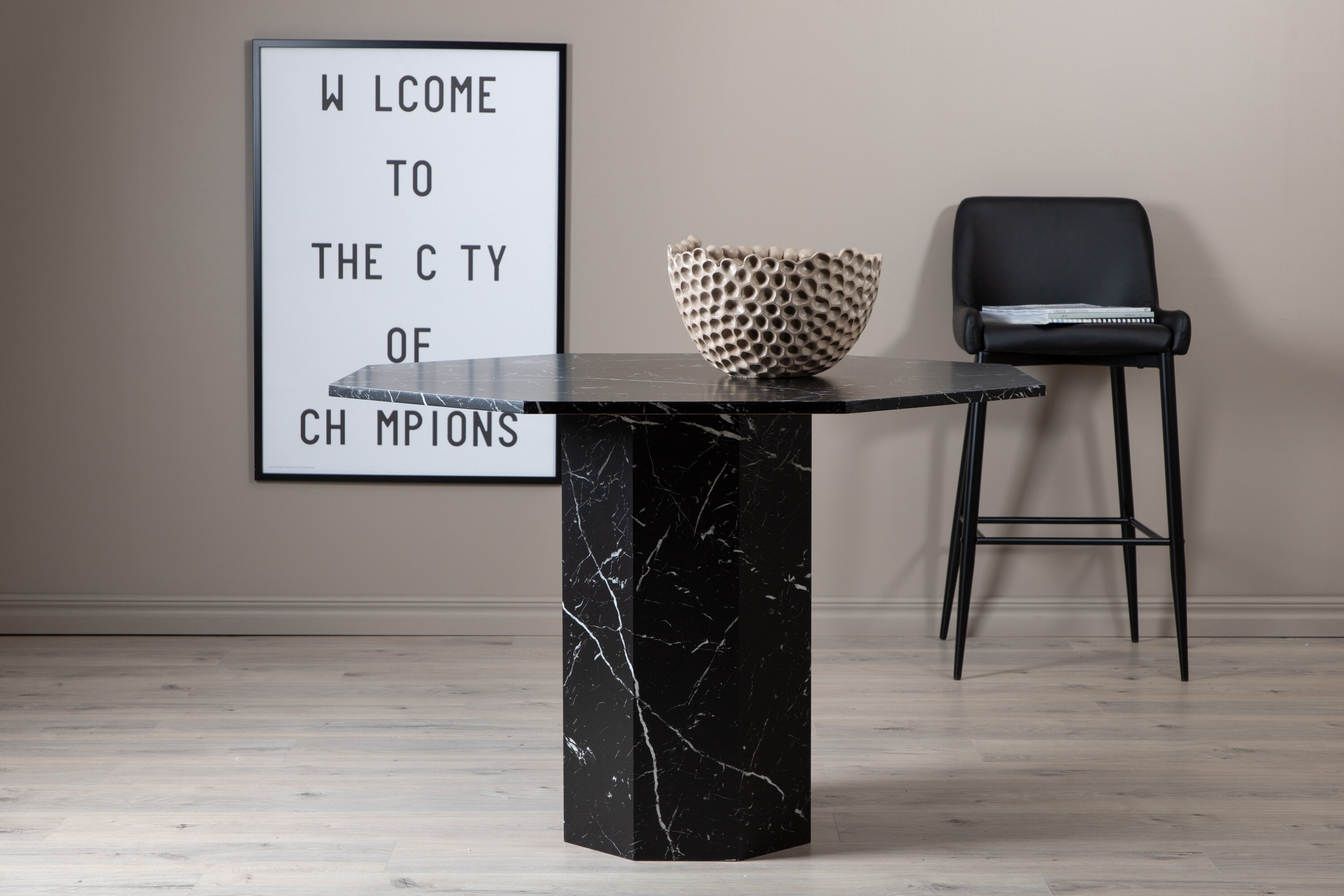 Détail du table à manger ronde Marbs noir ⌀110 cm