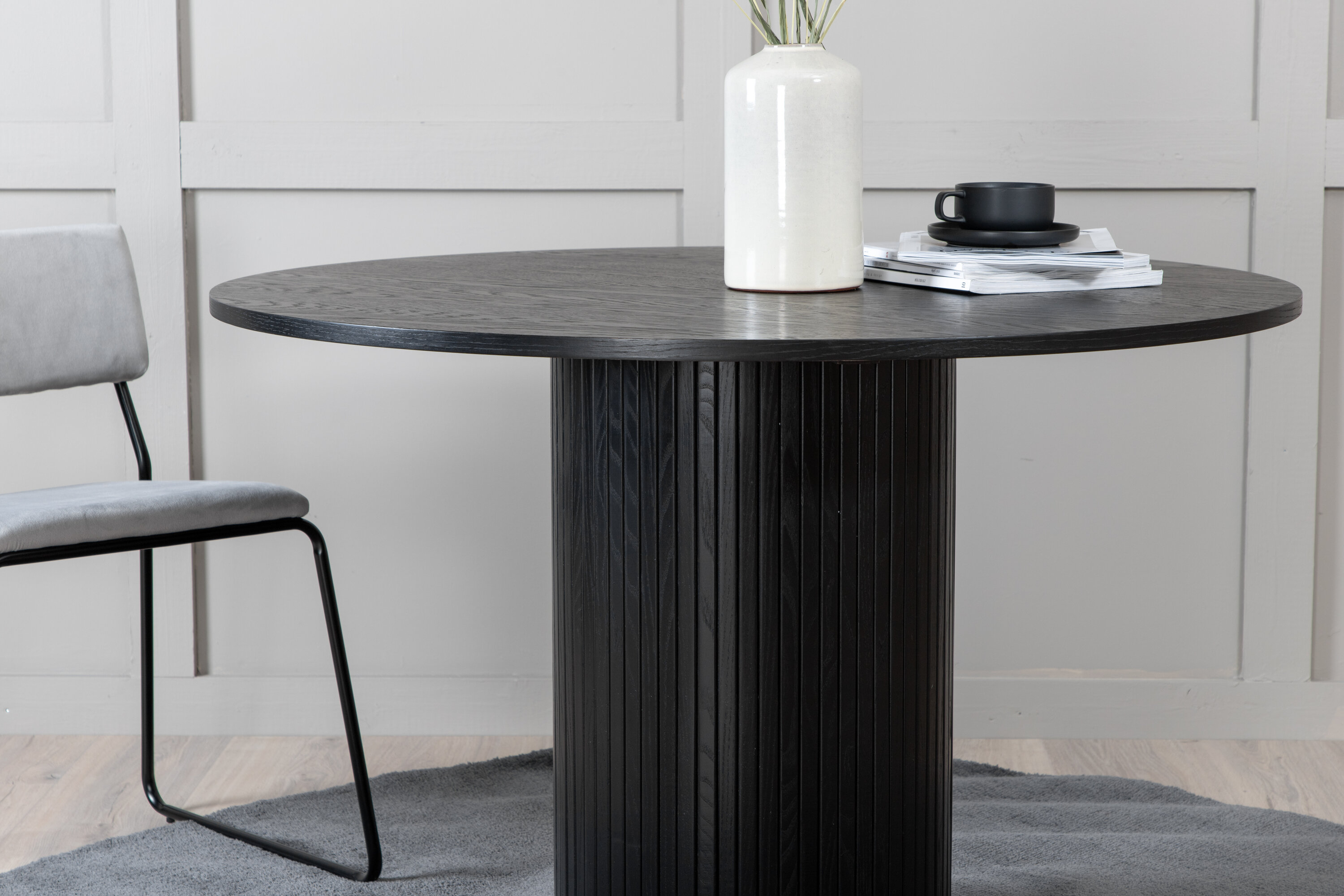 Détail du table à manger ronde Bianca noir ⌀110 cm