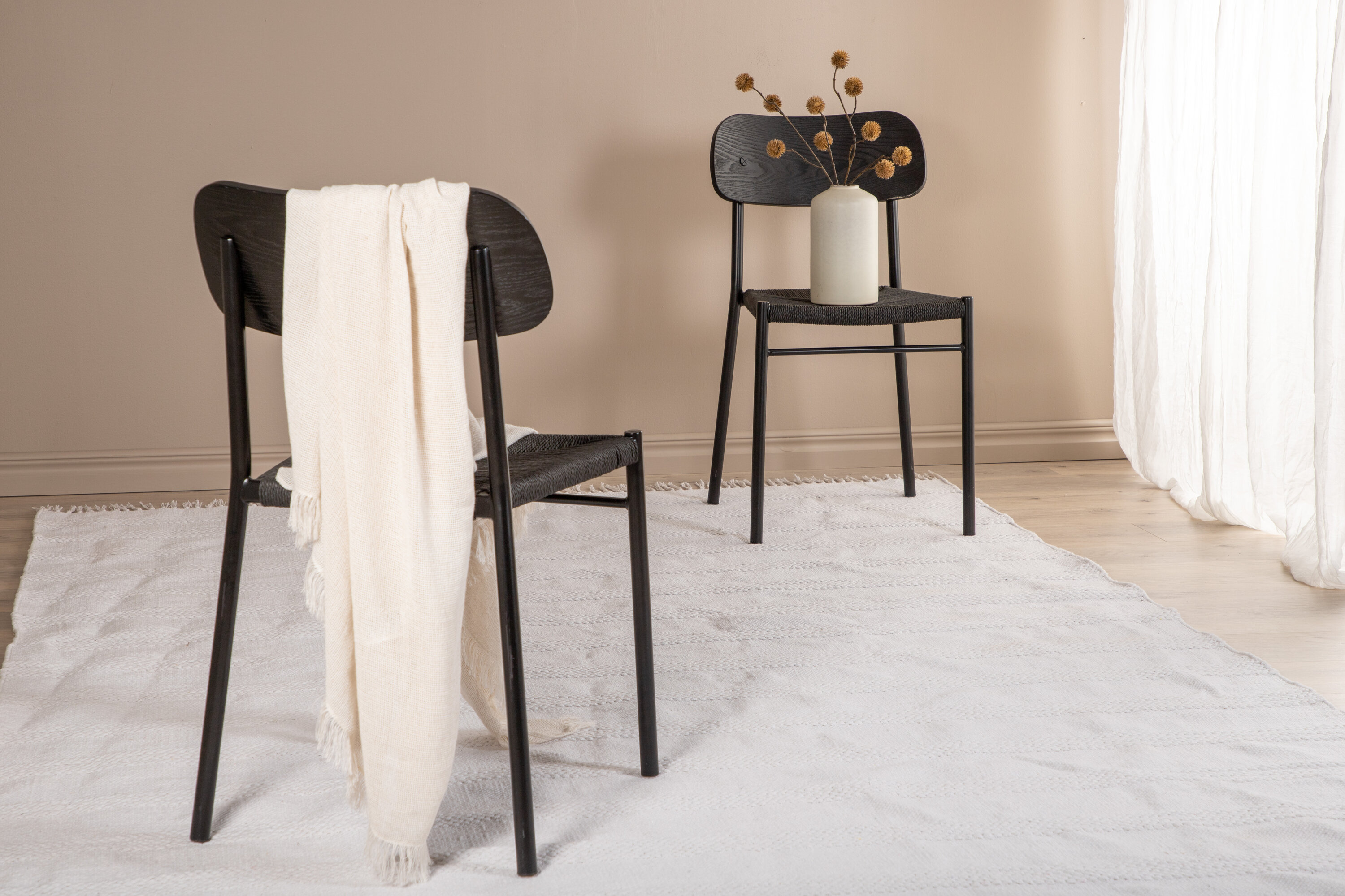 Détail du tapis de salon Nico blanc cassé 230 x 160 cm