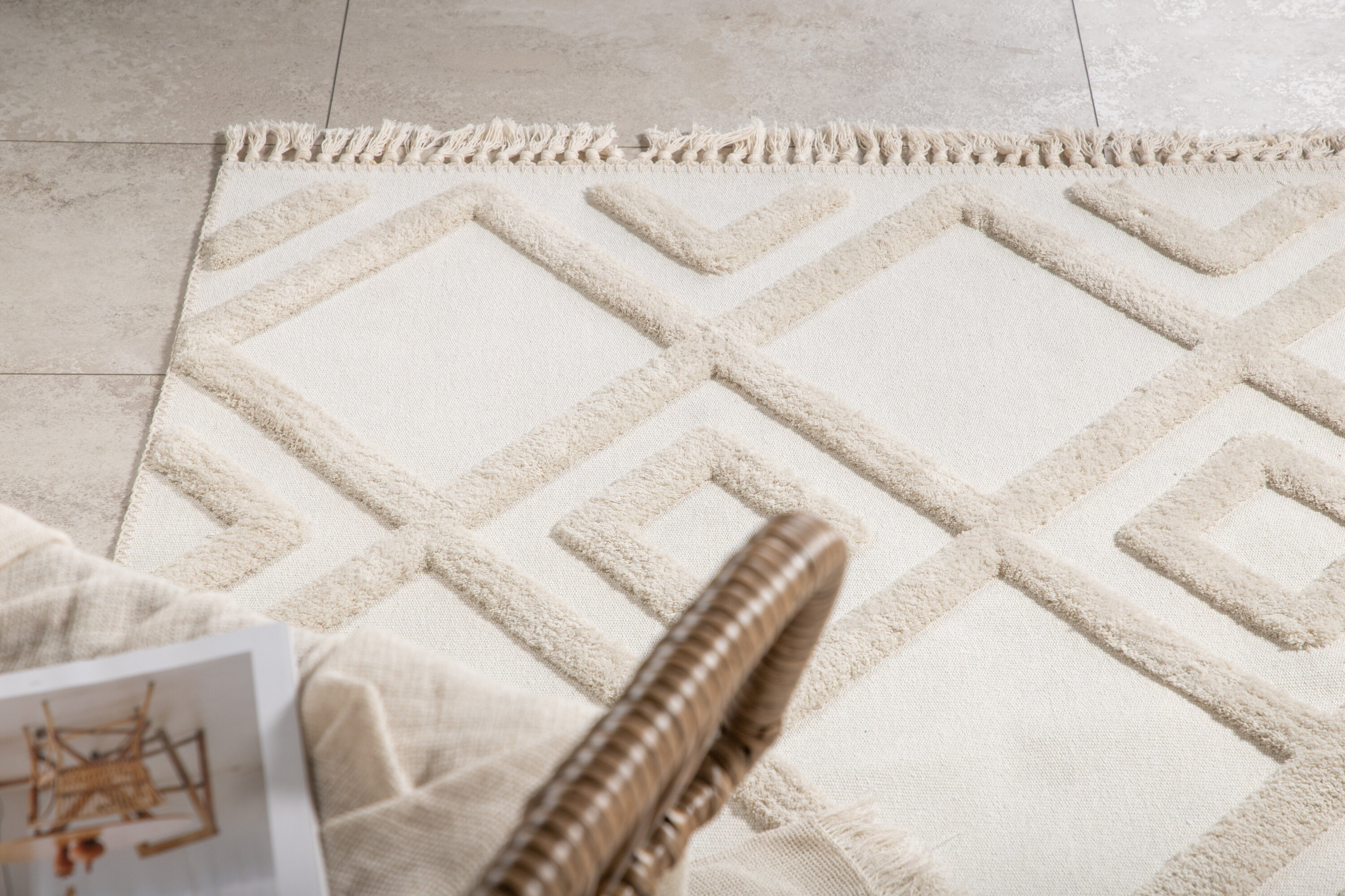 Détail du tapis de salon Towa blanc 230 x 160 cm