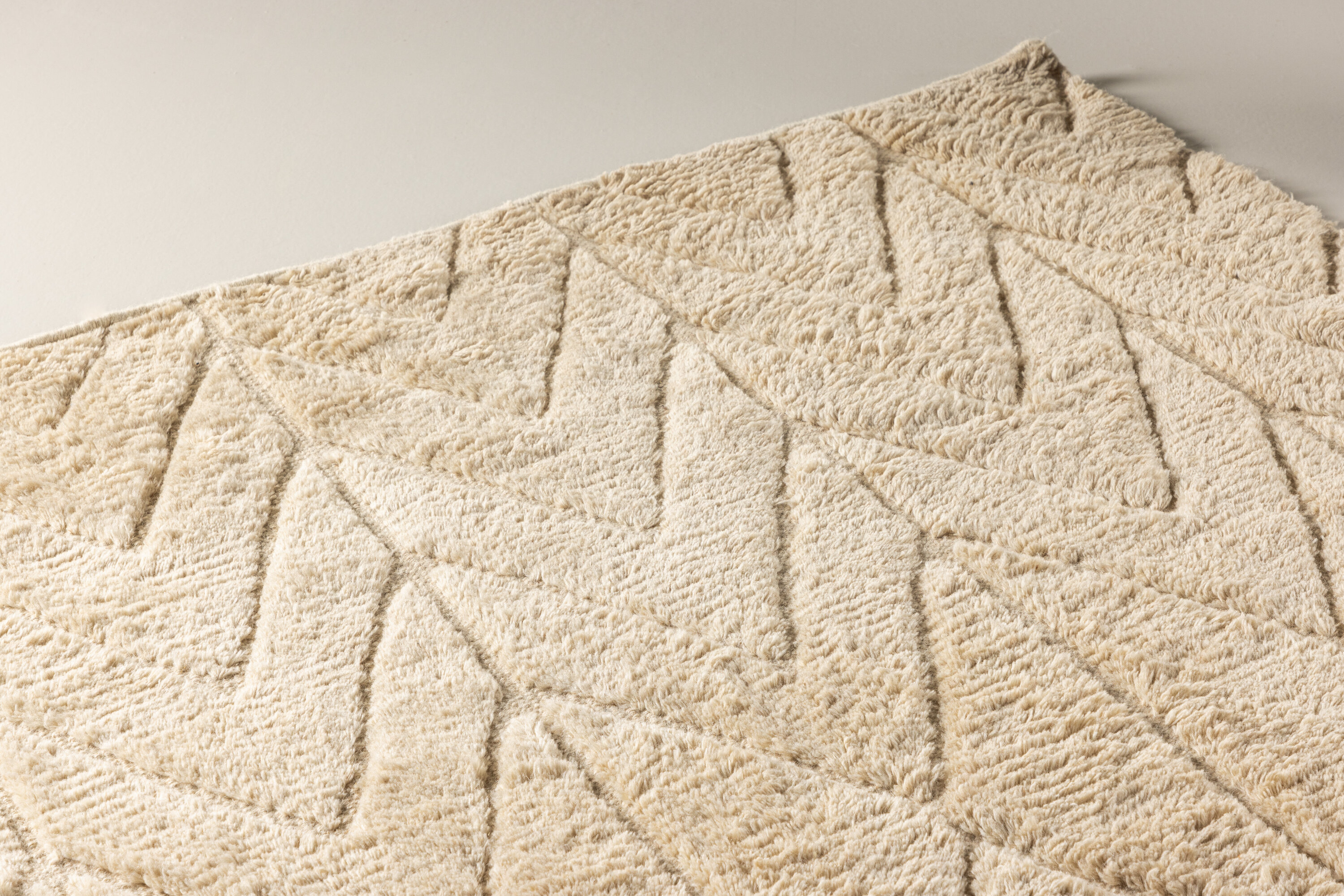 Zoe tapis de salon beige 230 x 160 cm en situation dans une pièce décorée