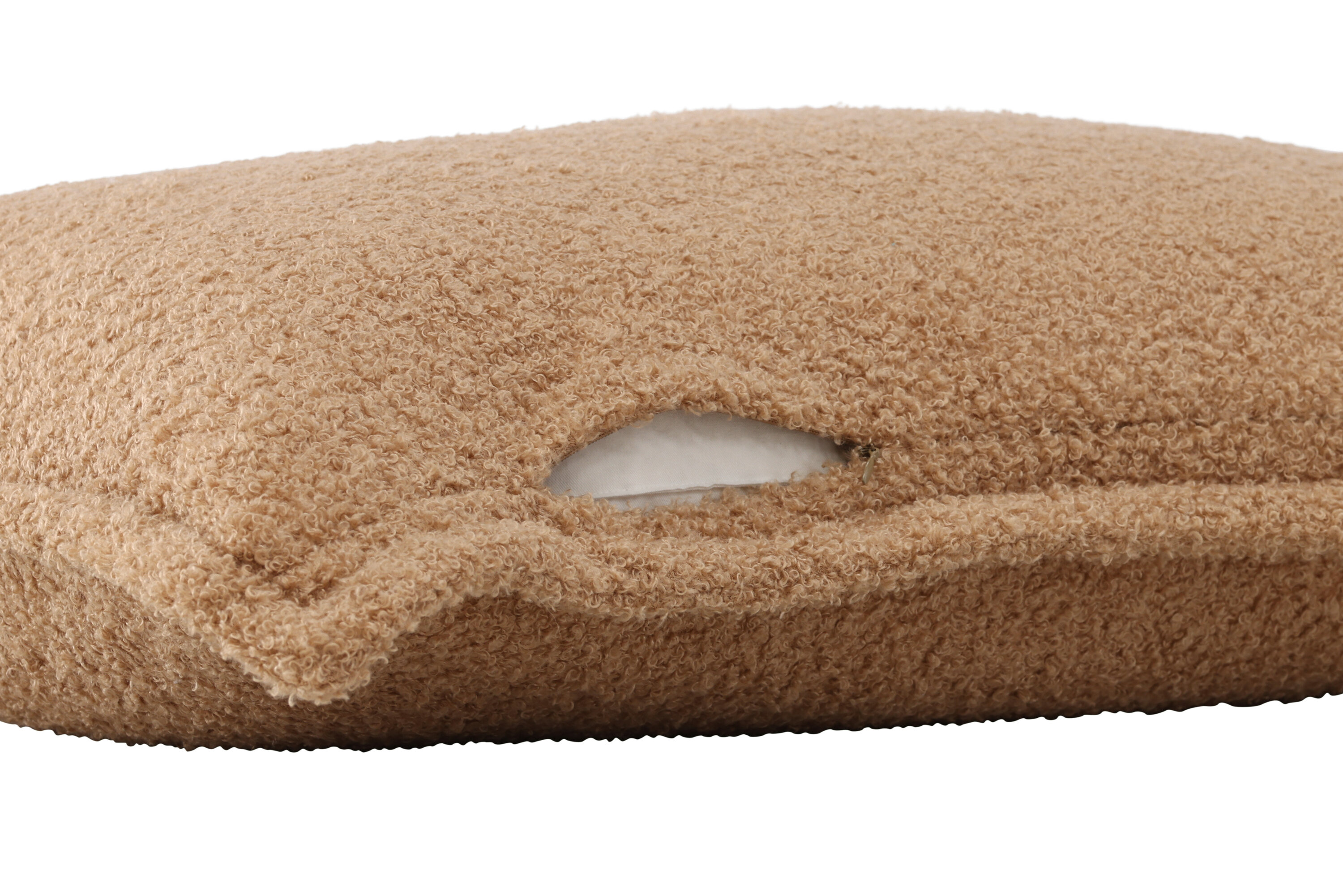 Tuva housse de coussin beige 40 x 60 cm sur fond clair