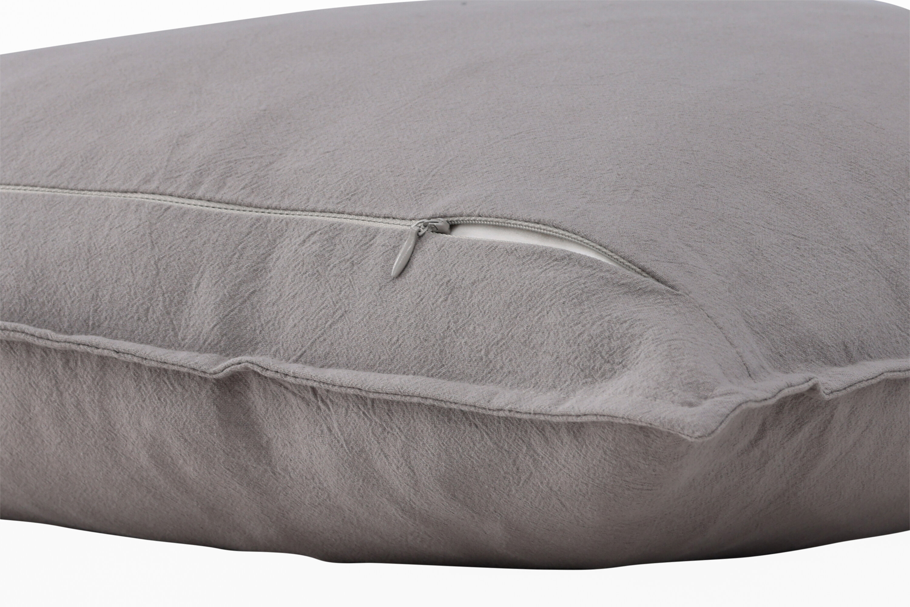 Ronja housse de coussin gris 60 x 60 cm sur fond clair