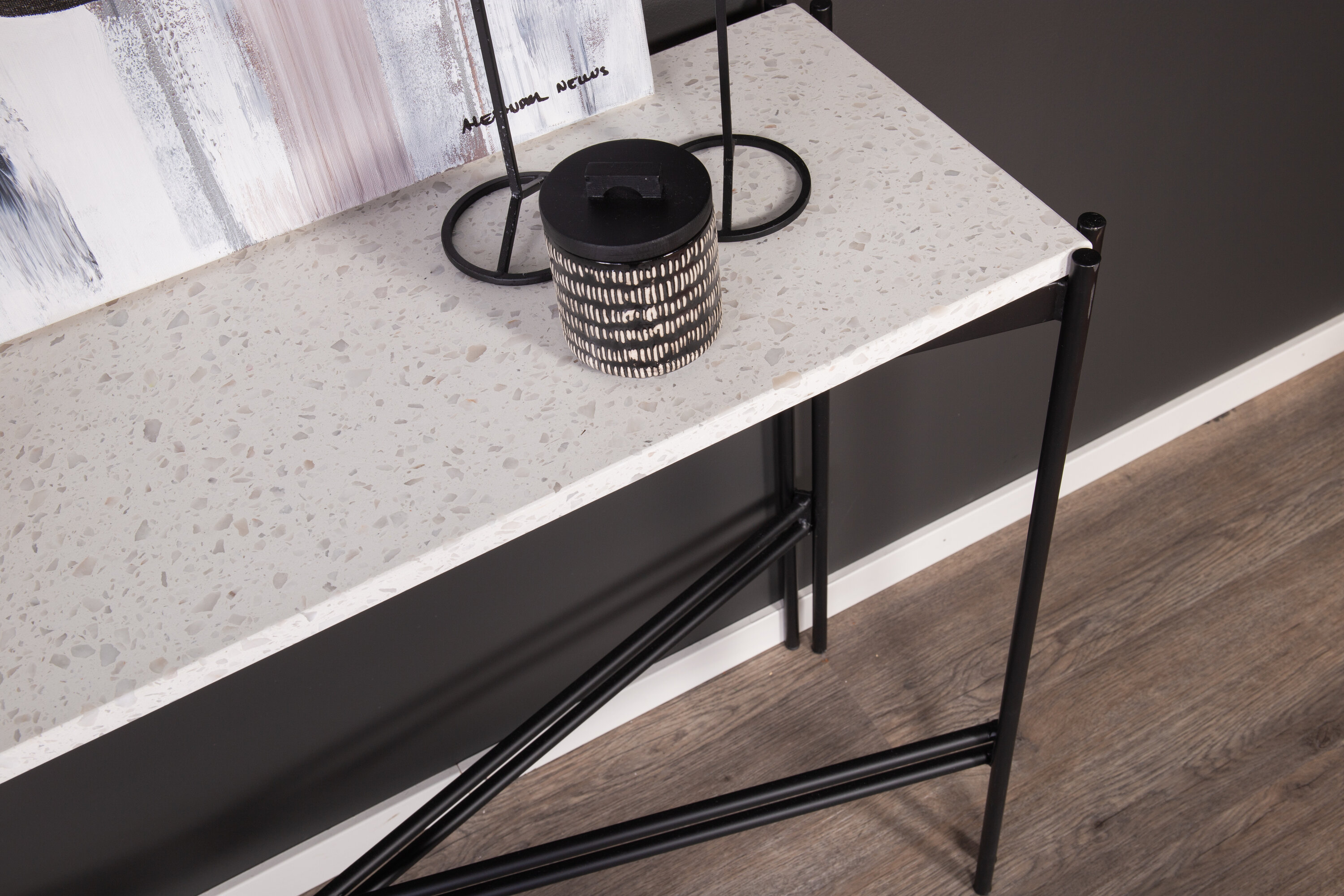 Détail du table d'appoint Razzia noir, blanc 110 x 30 cm