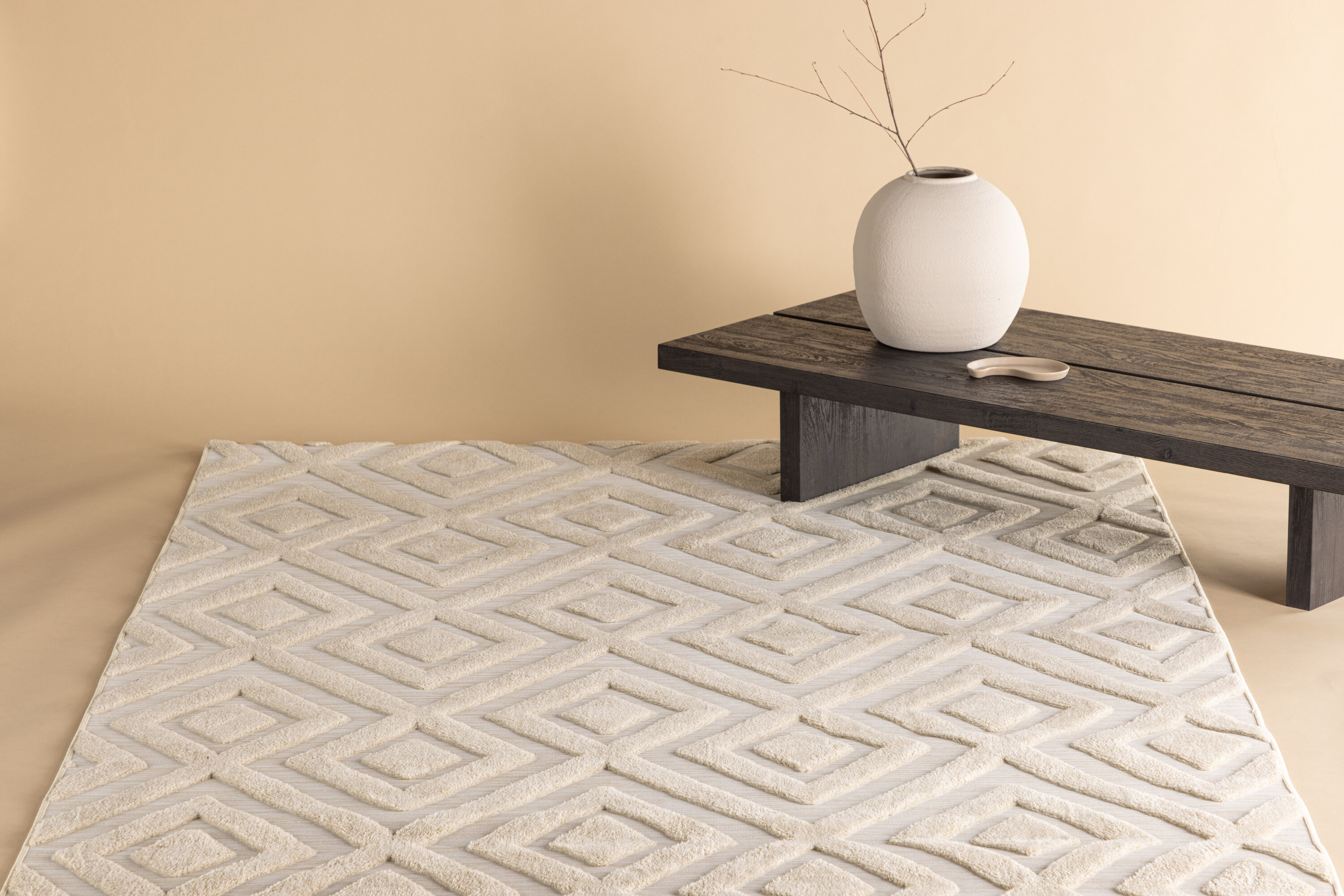 Pia tapis de salon beige 230 x 160 cm en situation dans une pièce décorée