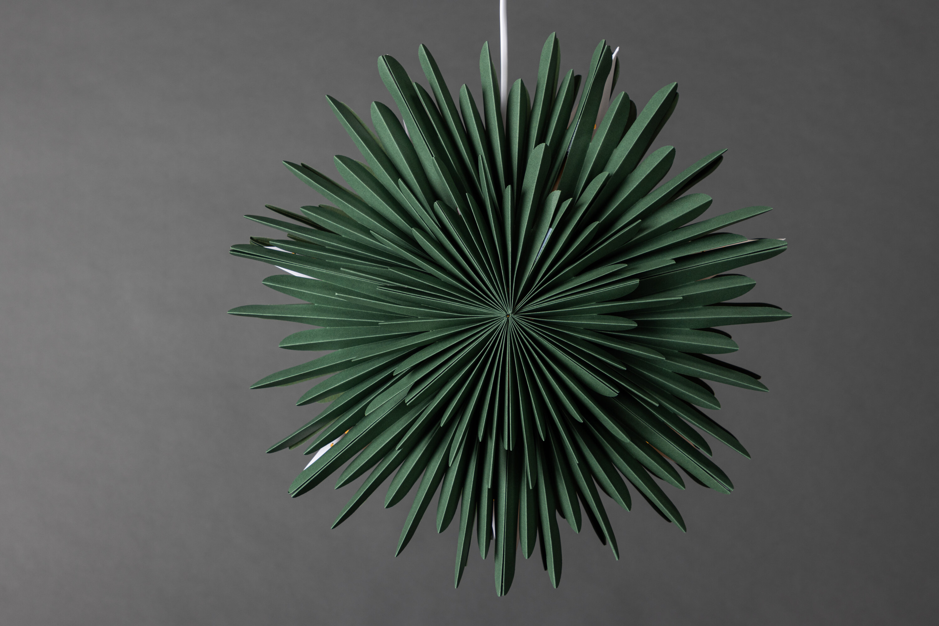Sälen éclairage de noël vert, blanc ⌀46 cm en situation dans une pièce décorée