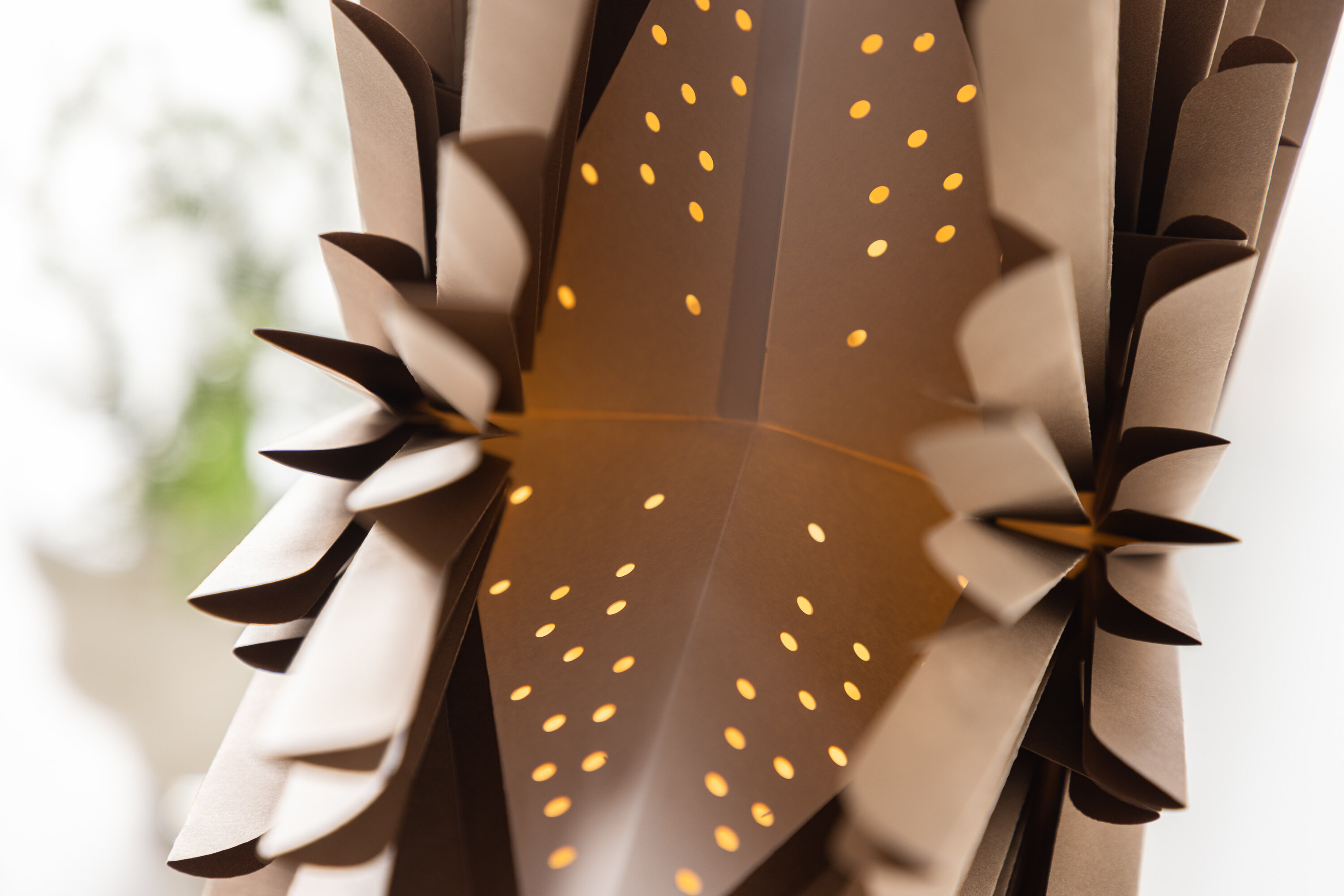 Sälen éclairage de noël blanc, marron ⌀60 cm en situation dans une pièce décorée