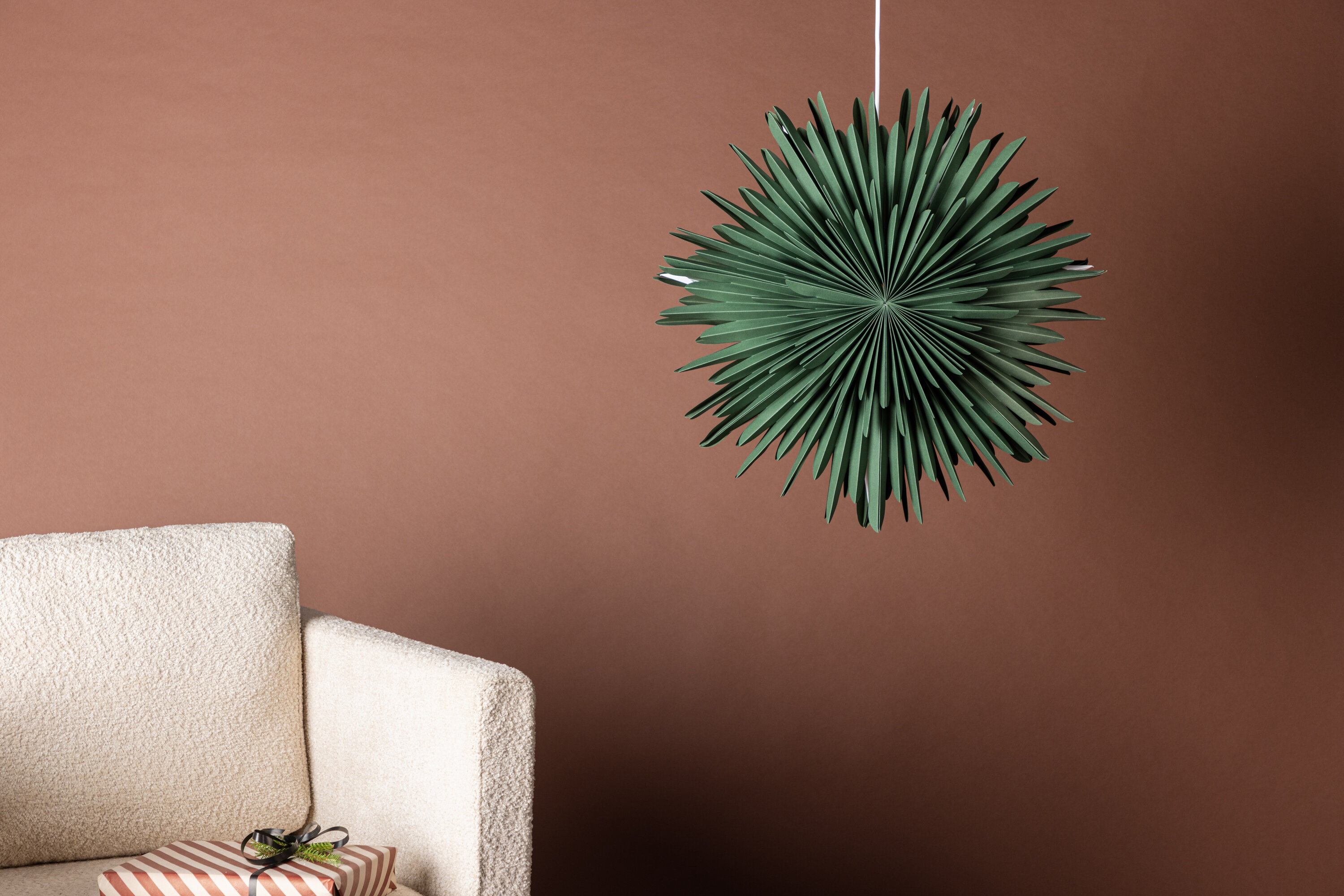 Sälen éclairage de noël vert, blanc ⌀60 cm en situation dans une pièce décorée