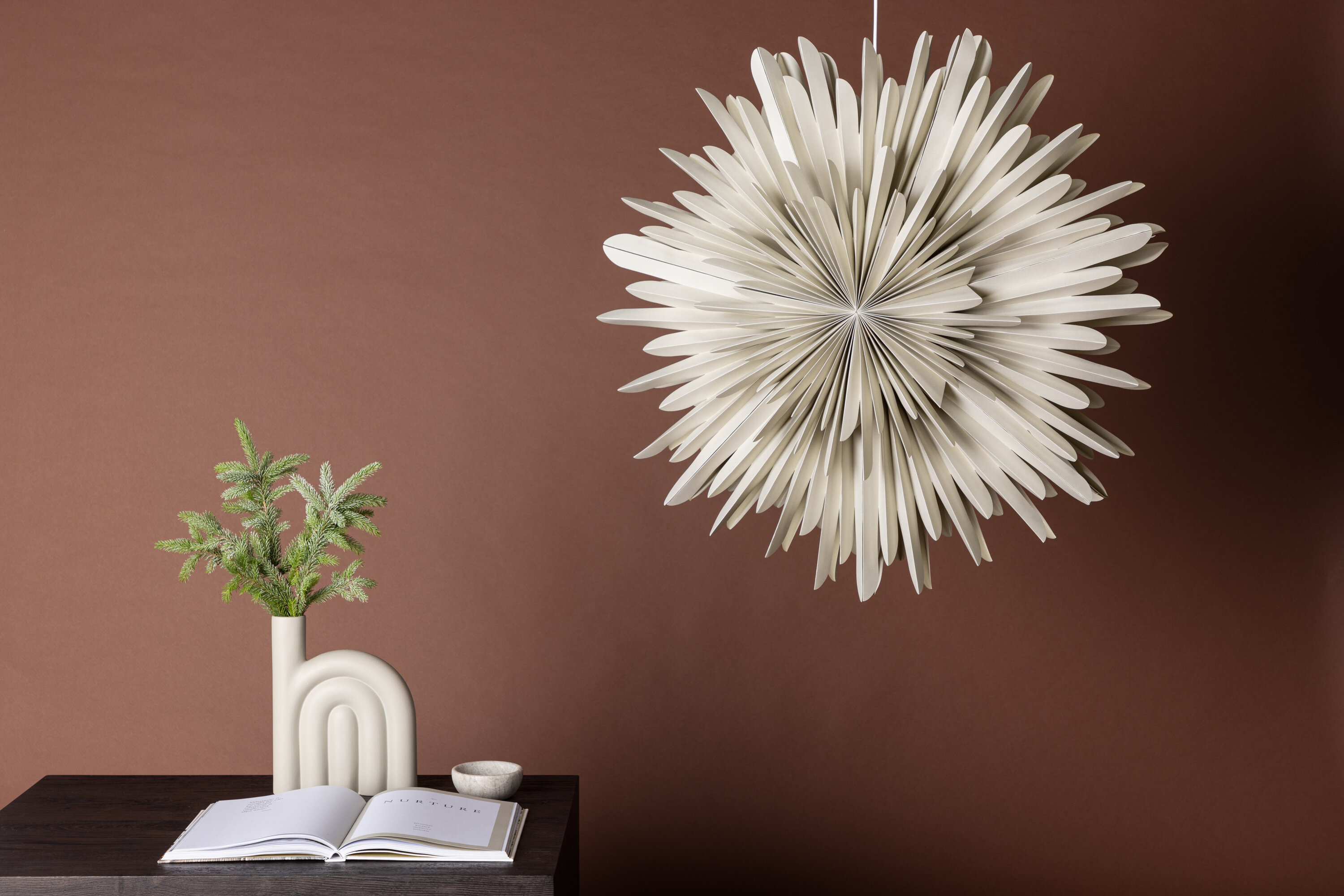 Sälen éclairage de noël beige, blanc ⌀80 cm en situation dans une pièce décorée