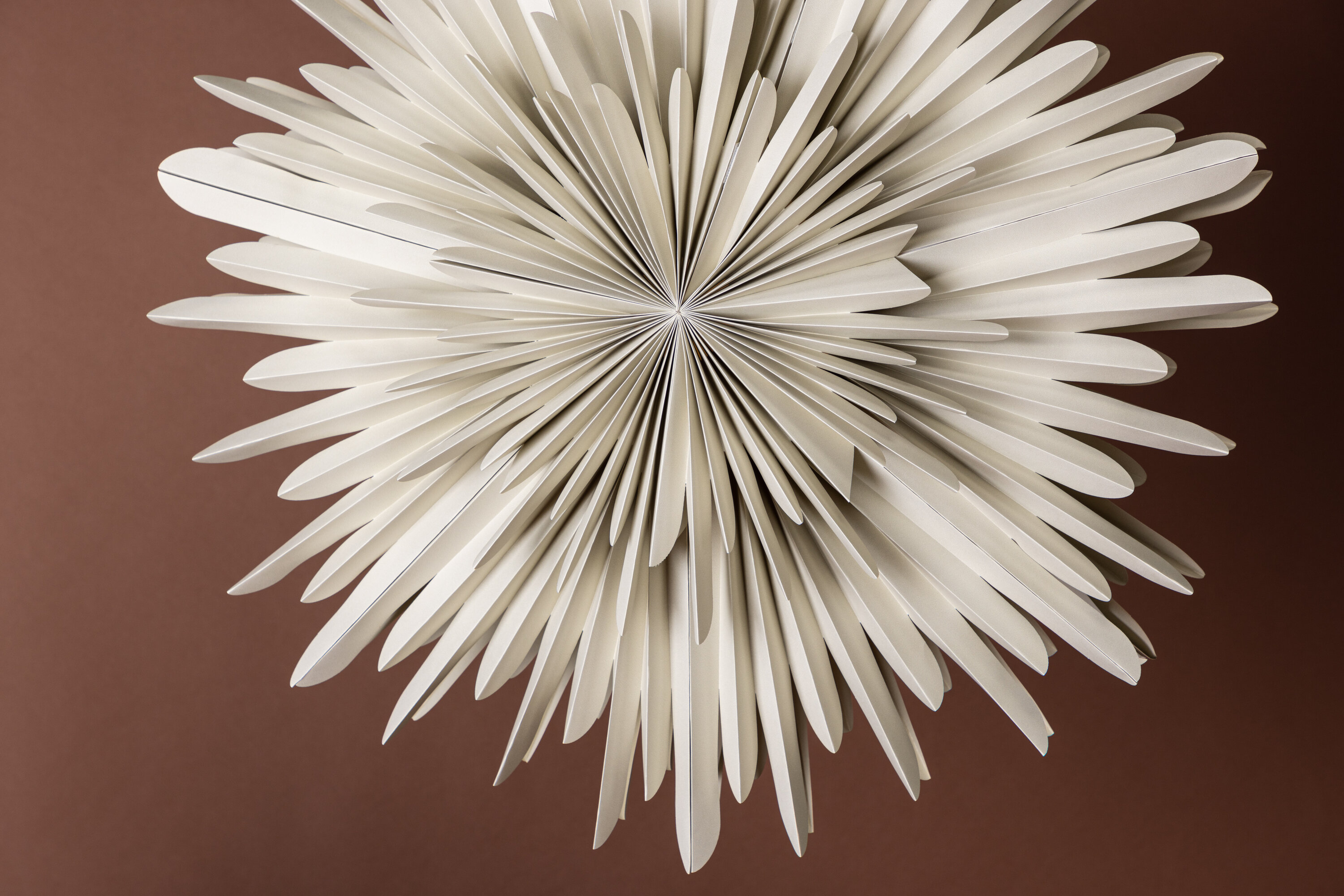 Sälen éclairage de noël beige, blanc ⌀80 cm en situation dans une pièce décorée