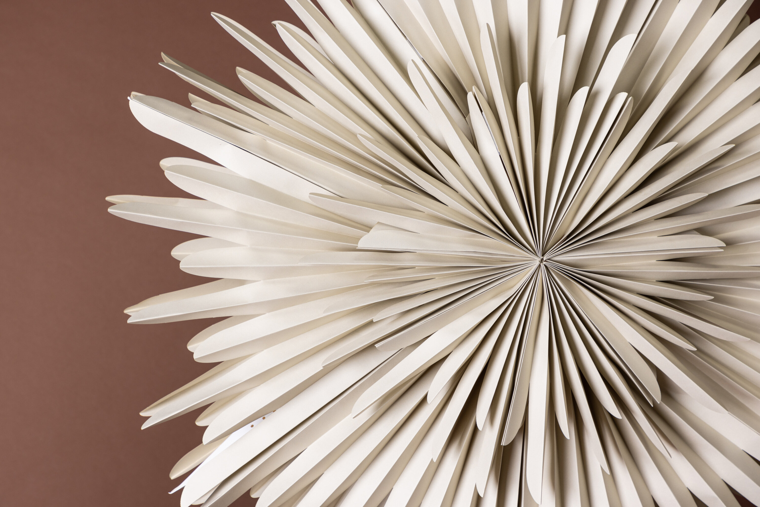 Sälen éclairage de noël beige, blanc ⌀100 cm en situation dans une pièce décorée