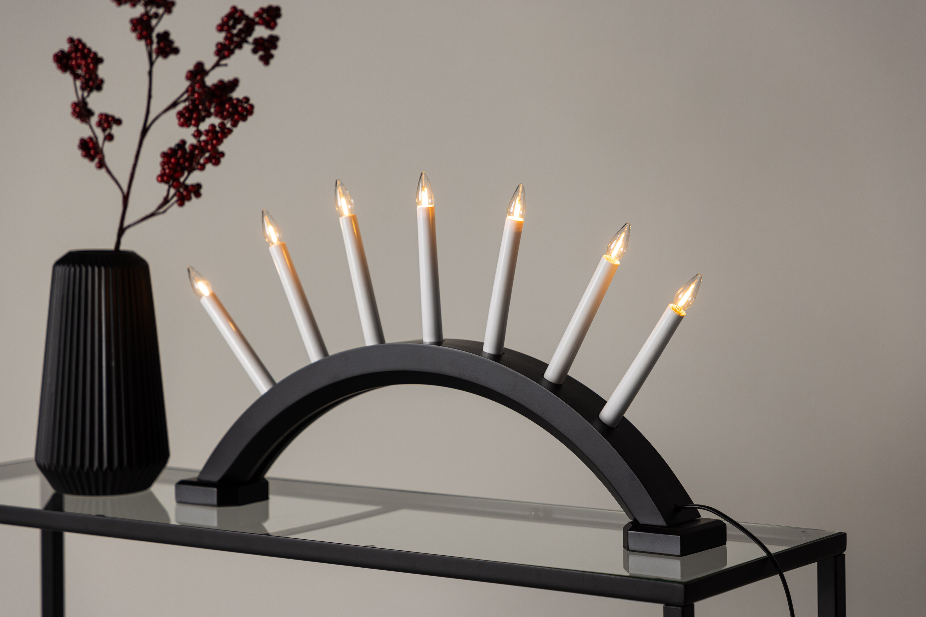 Kebnekaise éclairage de noël noir, blanc 8 x 34 x 55 cm en situation dans une pièce décorée