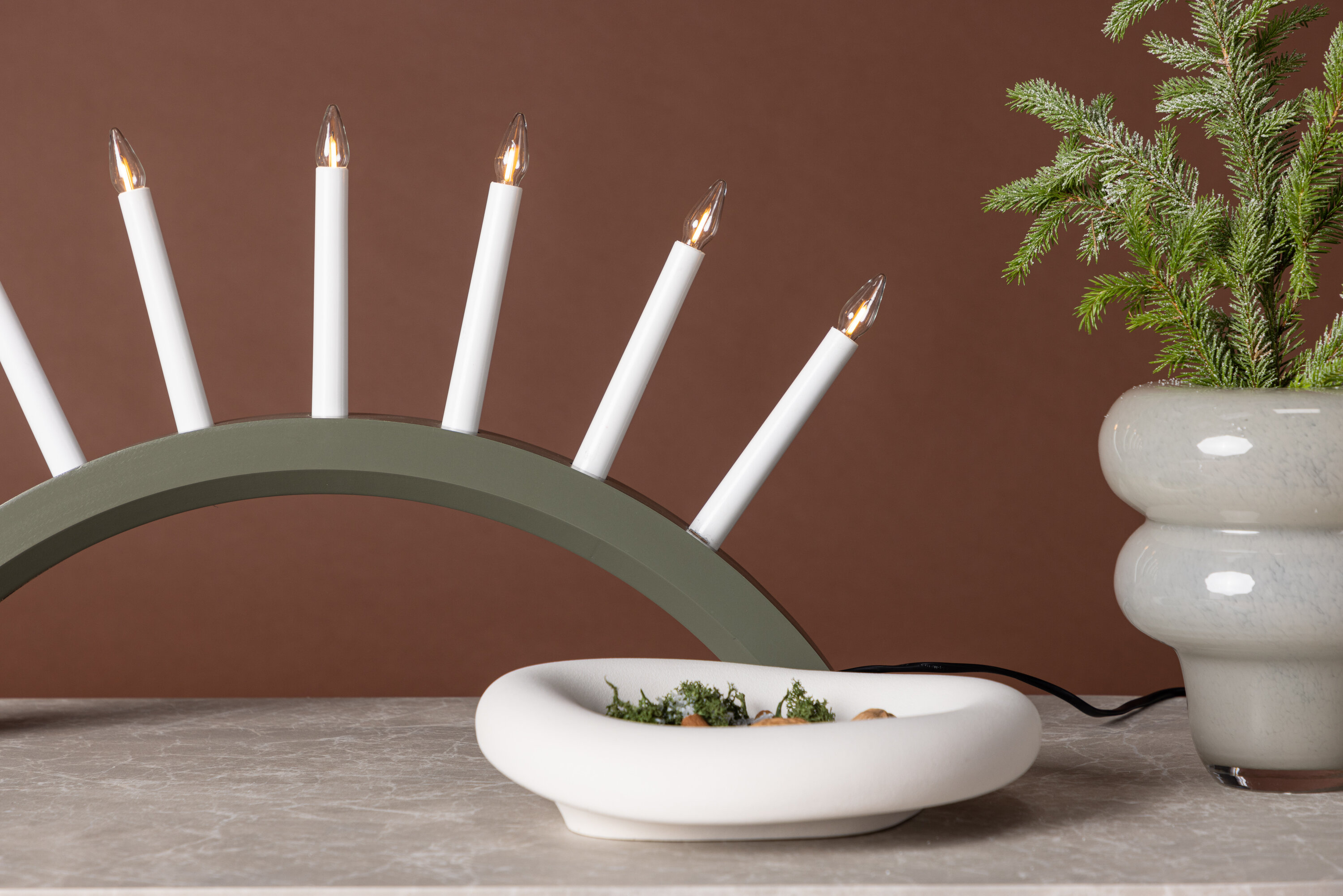 Kebnekaise éclairage de noël noir, vert, blanc 8 x 34 x 55 cm en situation dans une pièce décorée