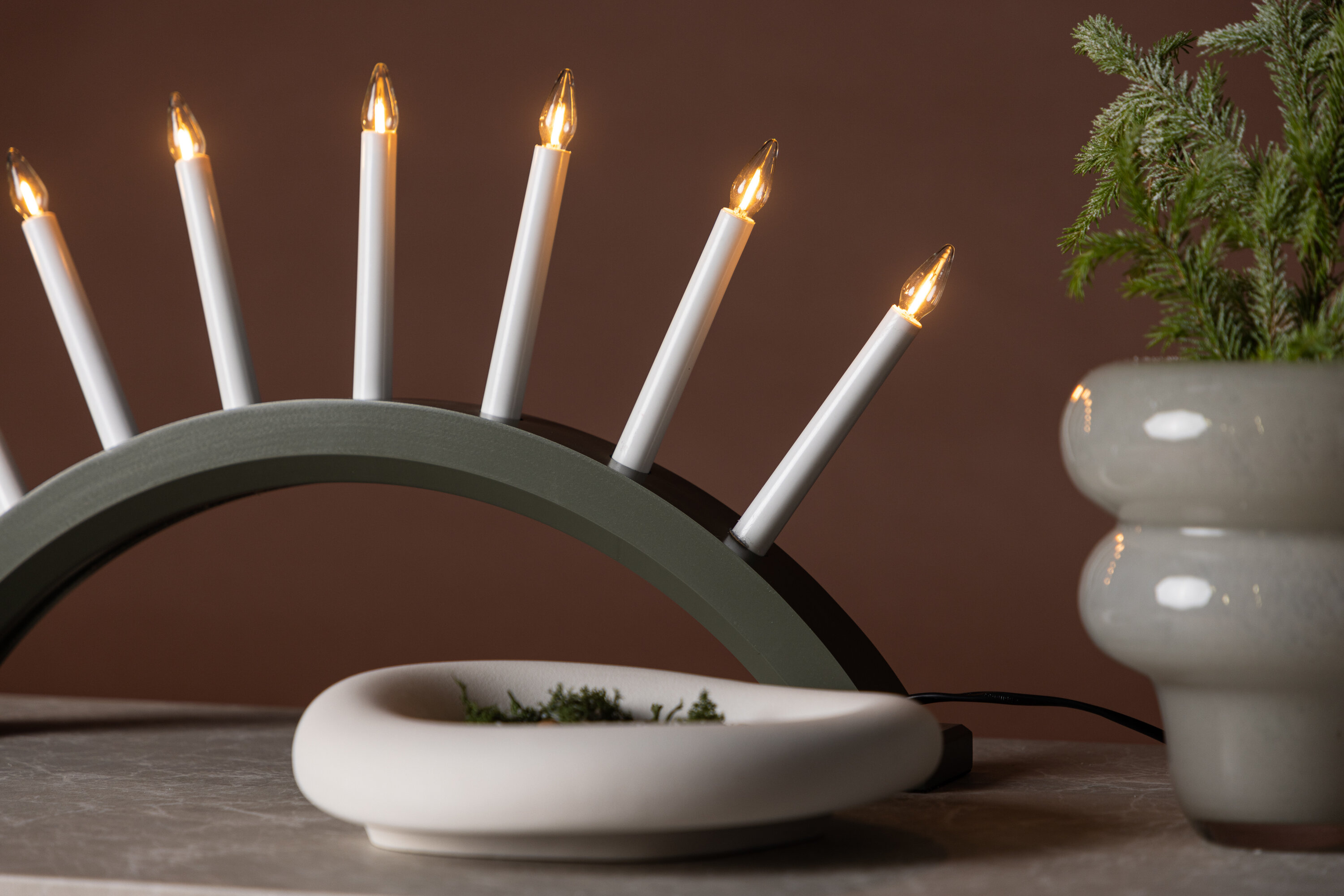Kebnekaise éclairage de noël noir, vert, blanc 8 x 34 x 55 cm en situation dans une pièce décorée