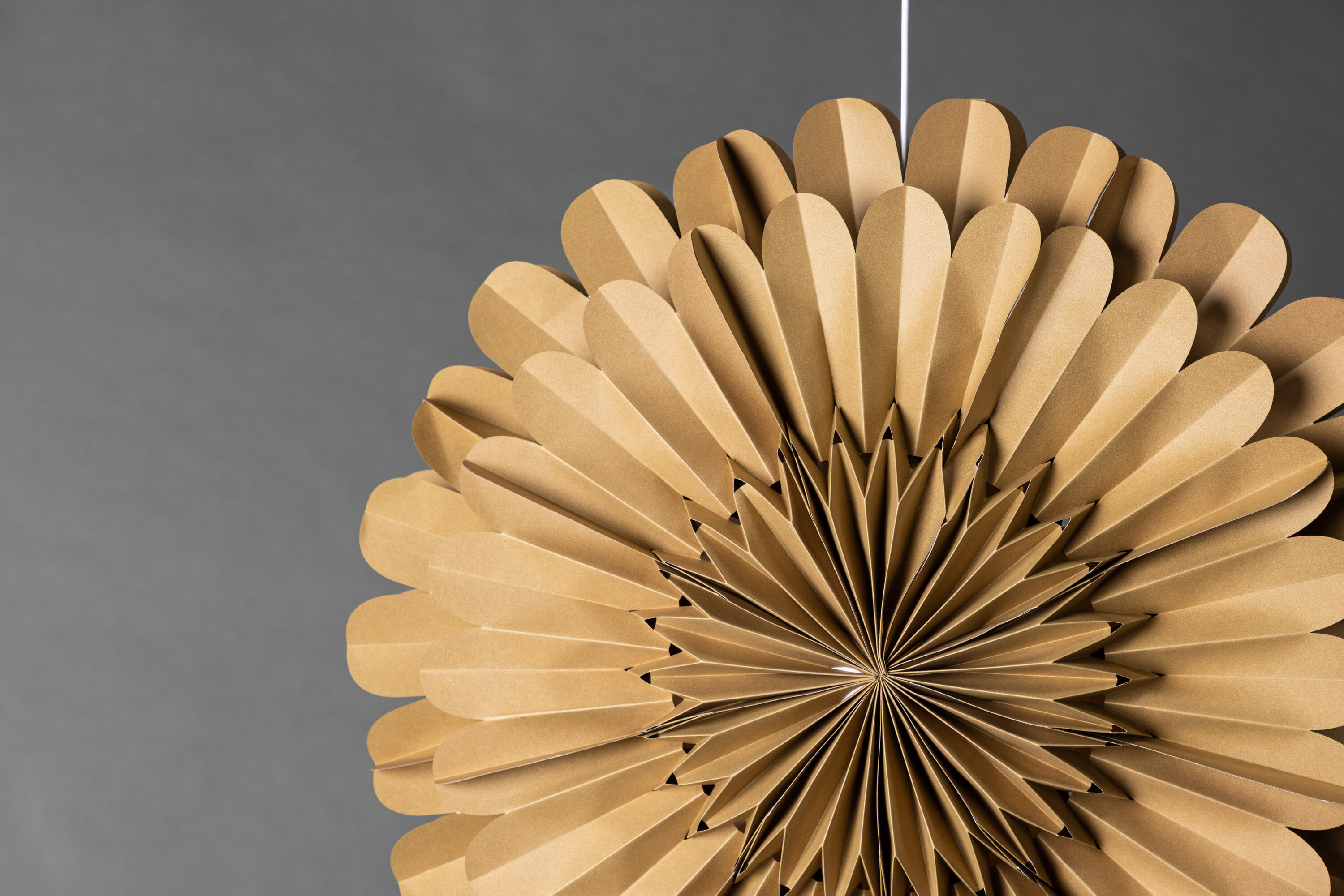 Järvsön éclairage de noël blanc, marron ⌀60 cm en situation dans une pièce décorée