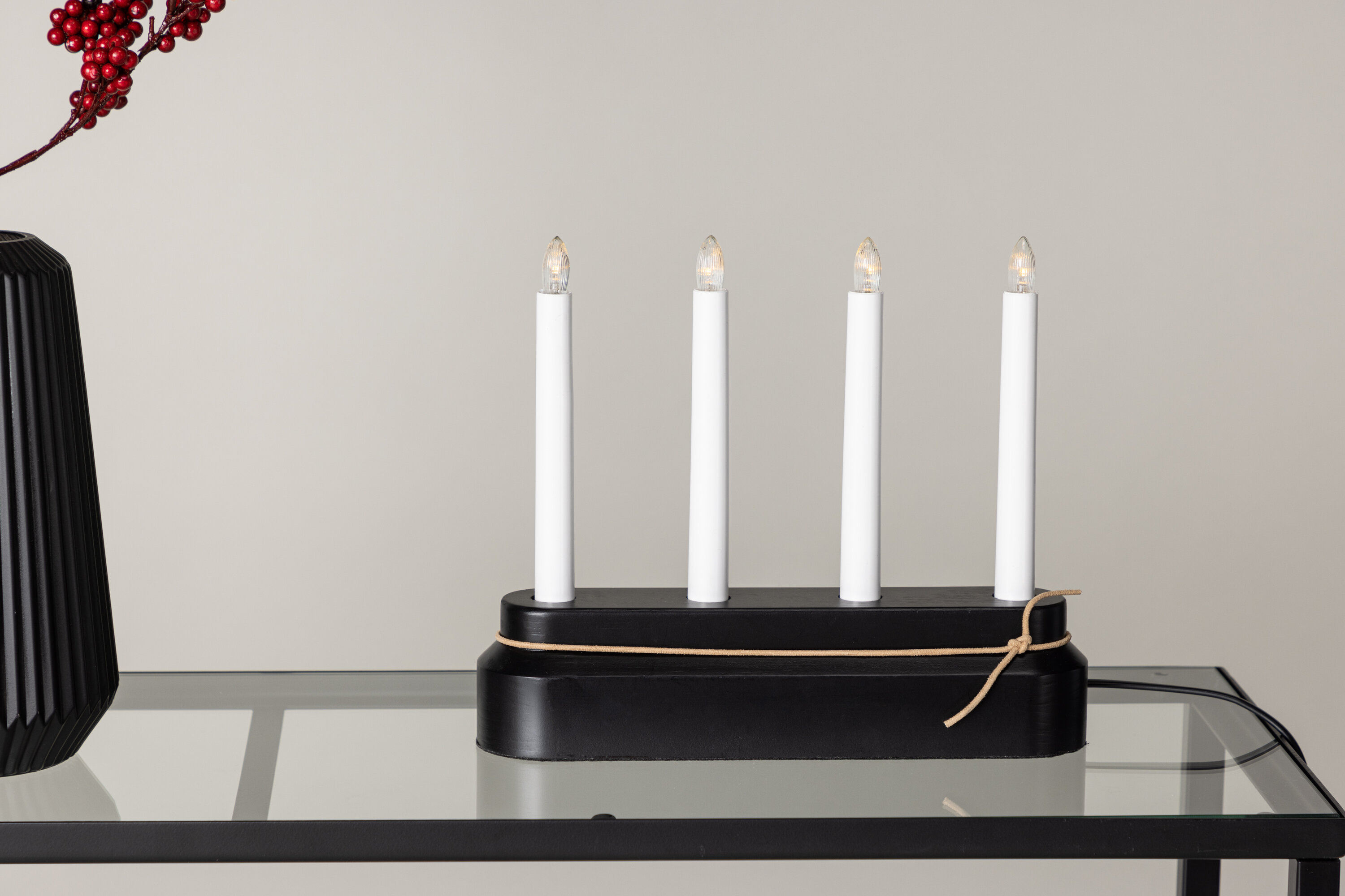 Näsfjället éclairage de noël noir, blanc 7 x 25 x 25 cm en situation dans une pièce décorée