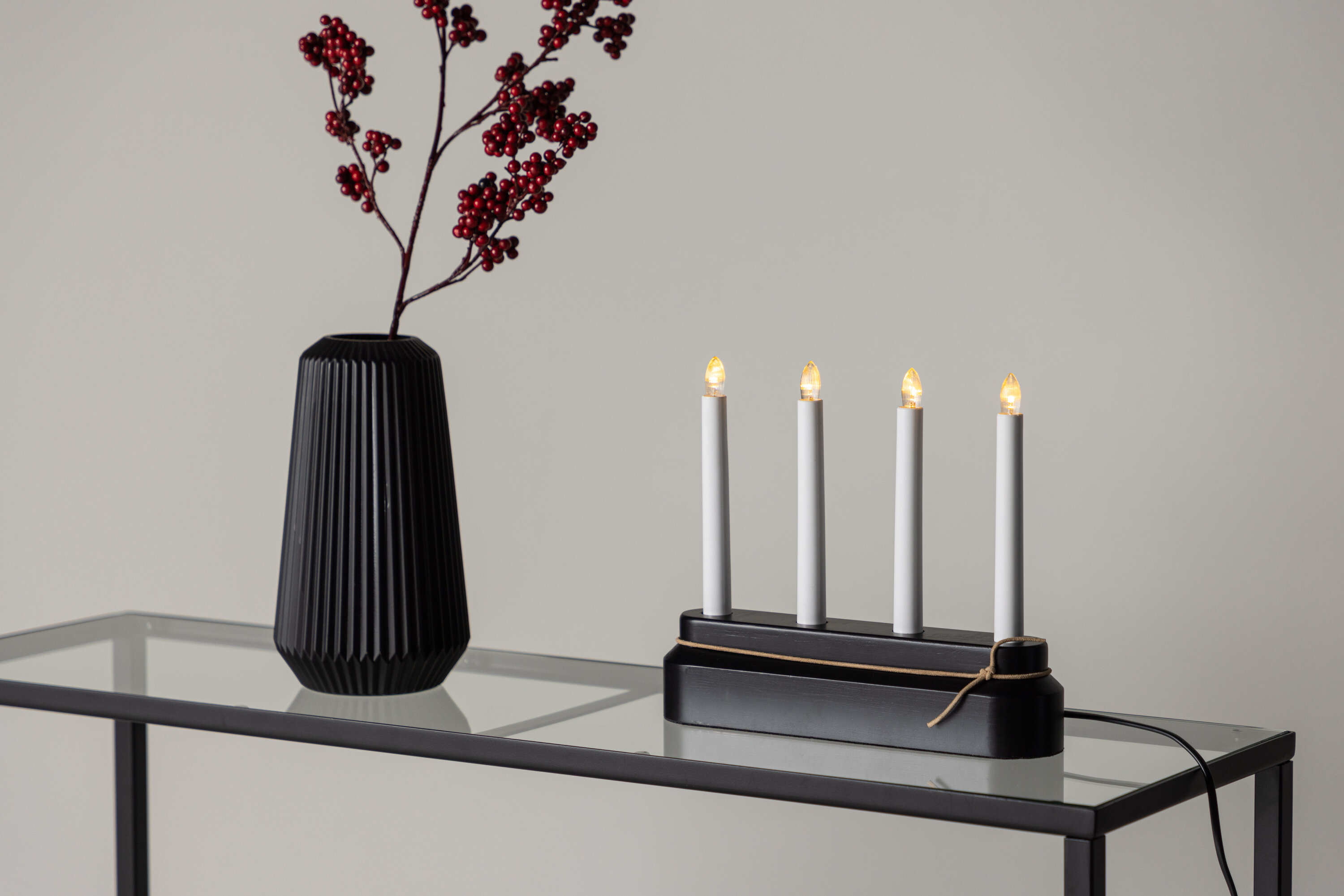 Näsfjället éclairage de noël noir, blanc 7 x 25 x 25 cm en situation dans une pièce décorée