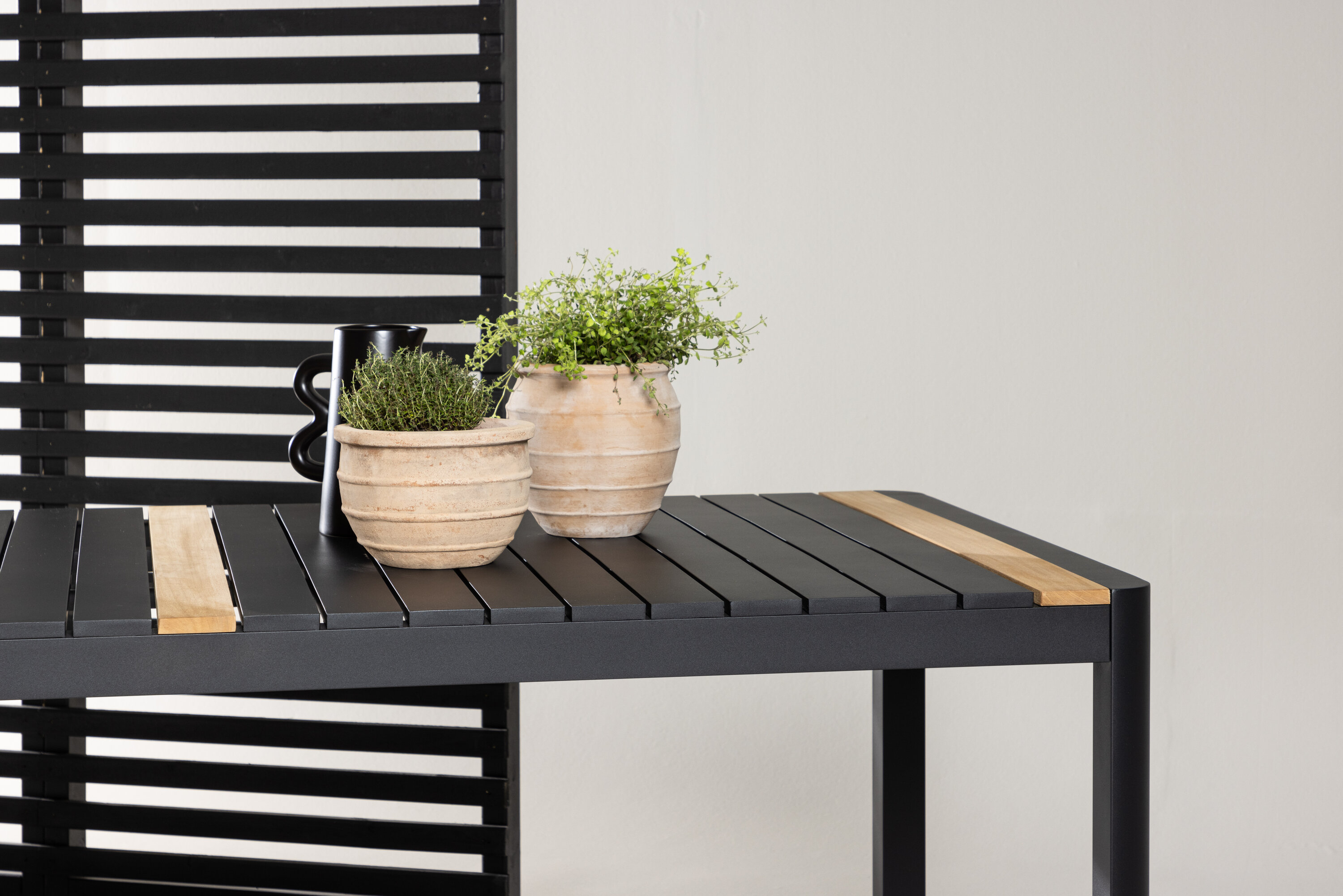 Togo table à manger rectangulaire noir 200 x 100 cm en situation dans une pièce décorée