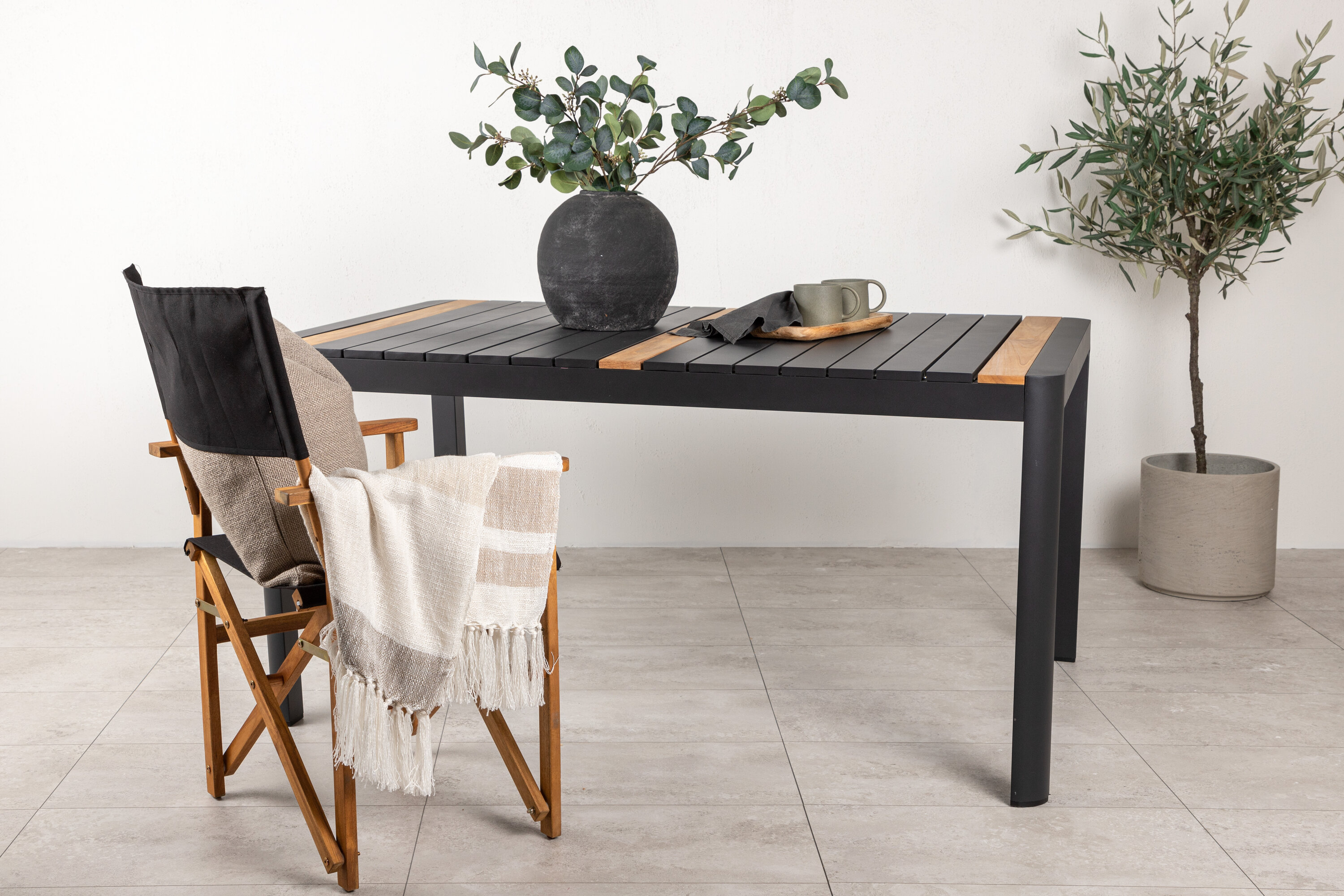 Détail du table à manger rectangulaire Togo noir 150 x 90 cm