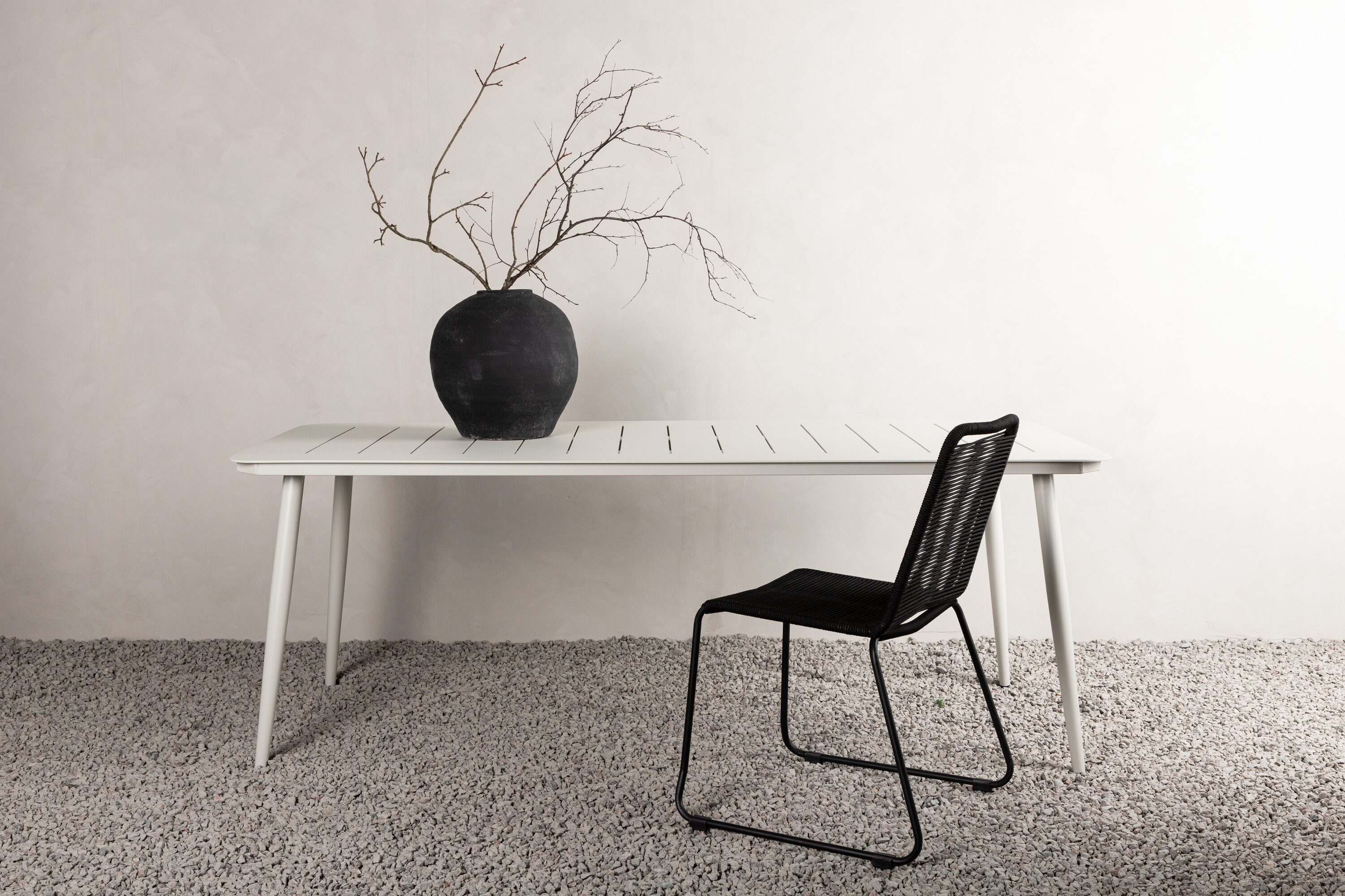 Détail du table à manger rectangulaire Lina beige 200 x 90 cm