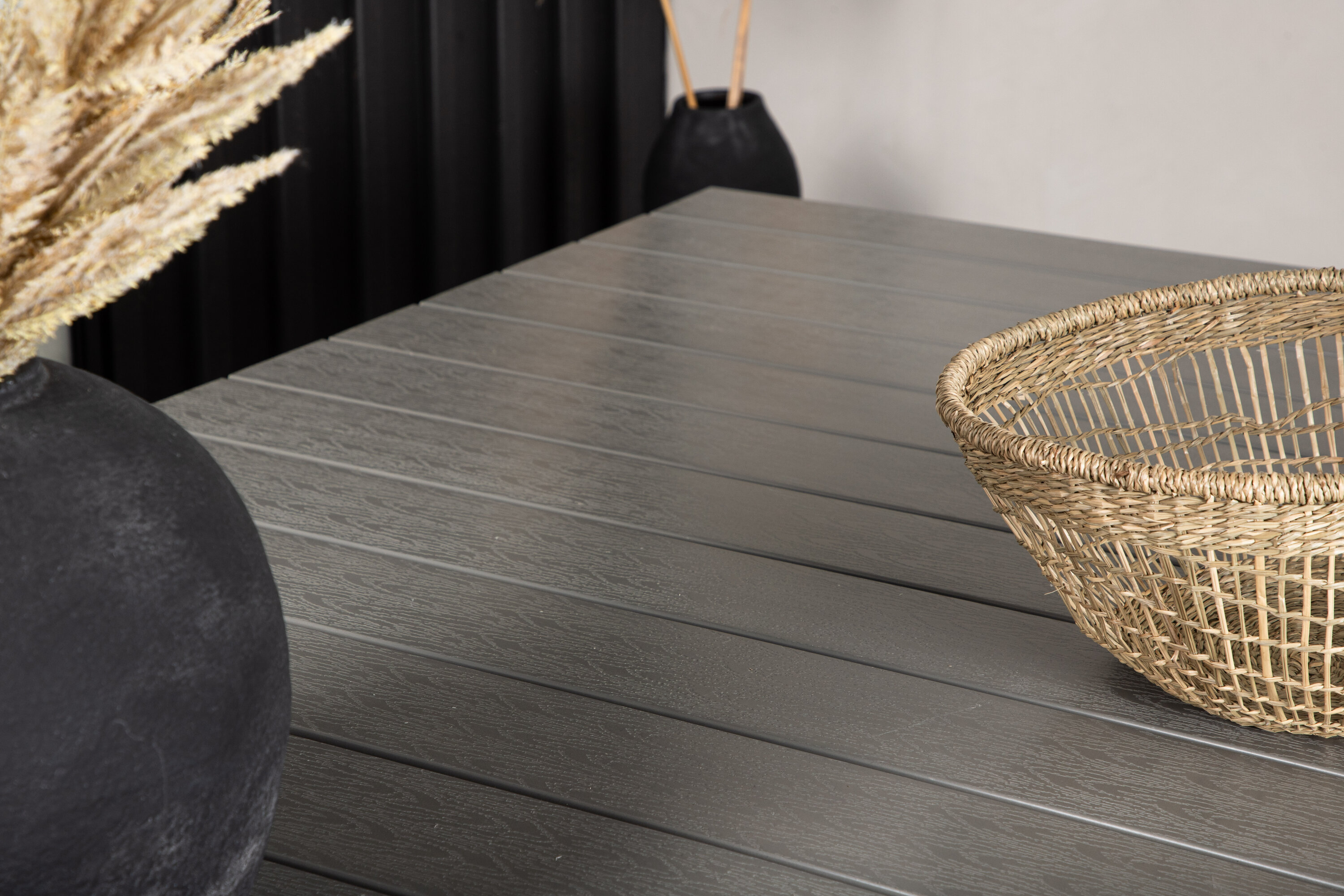 Levels table à manger rectangulaire noir, gris 229 x 100 cm en situation dans une pièce décorée