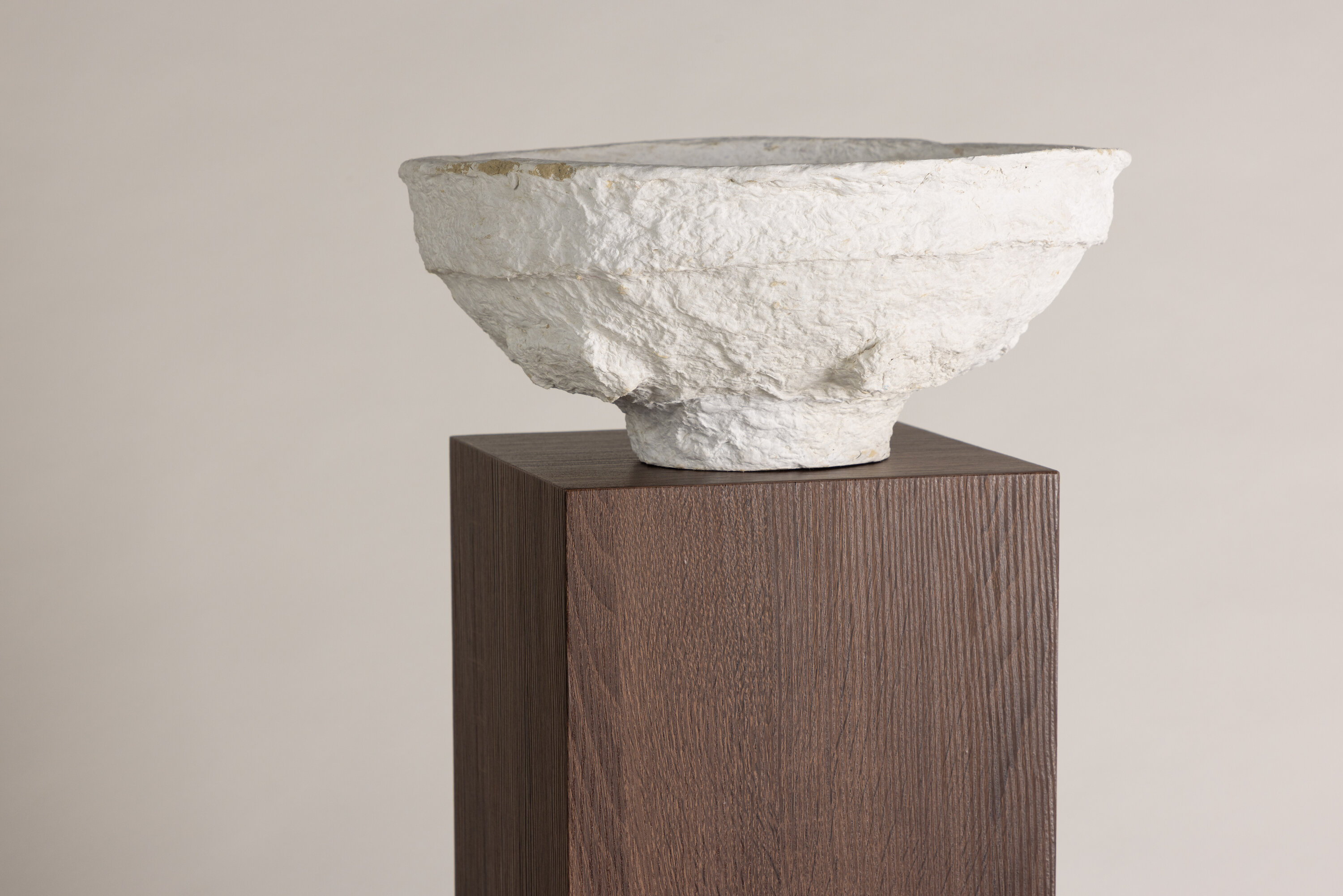 Ramsvik table d'appoint marron 23 x 23 cm en situation dans une pièce décorée