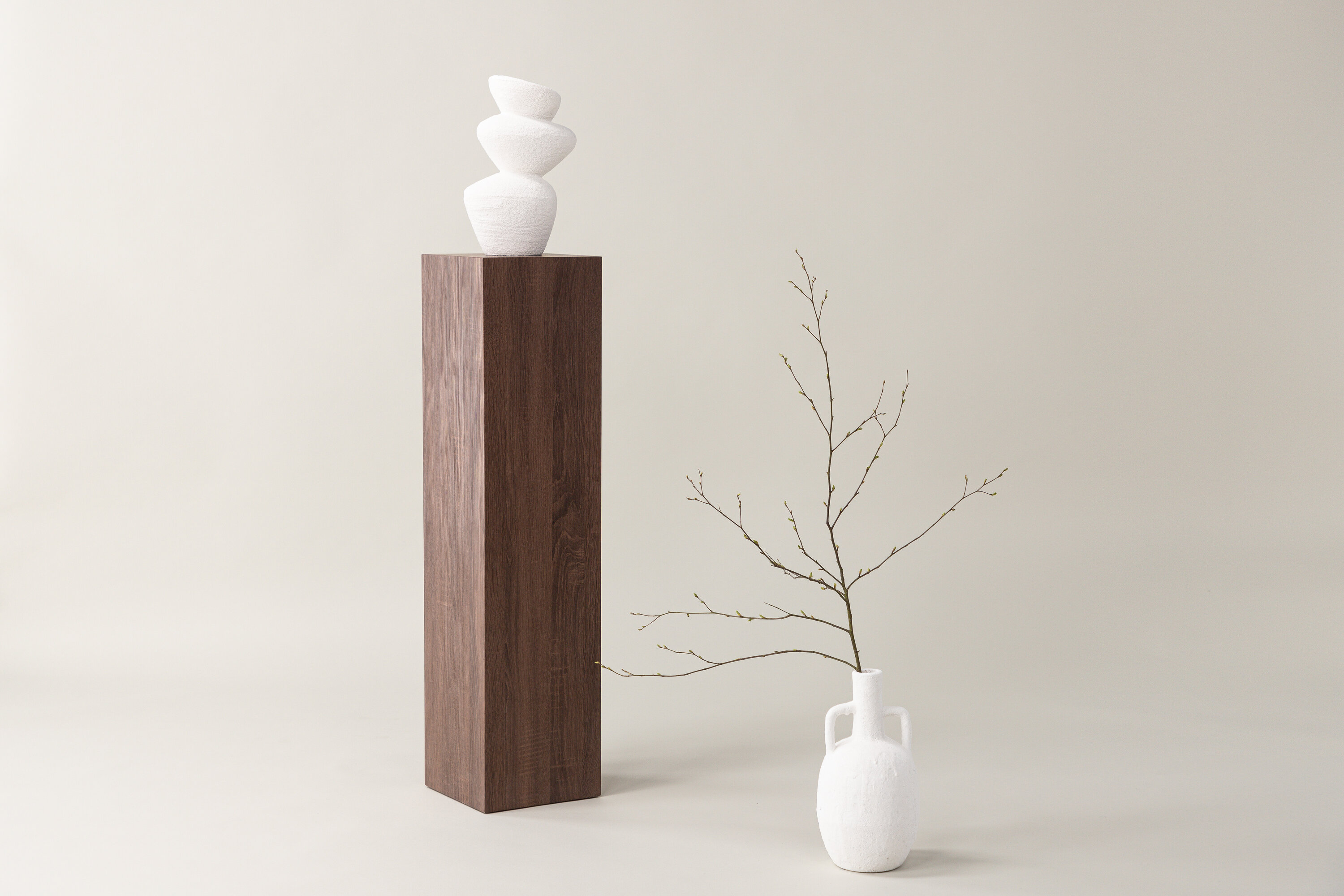Ramsvik table d'appoint marron 23 x 23 cm en situation dans une pièce décorée