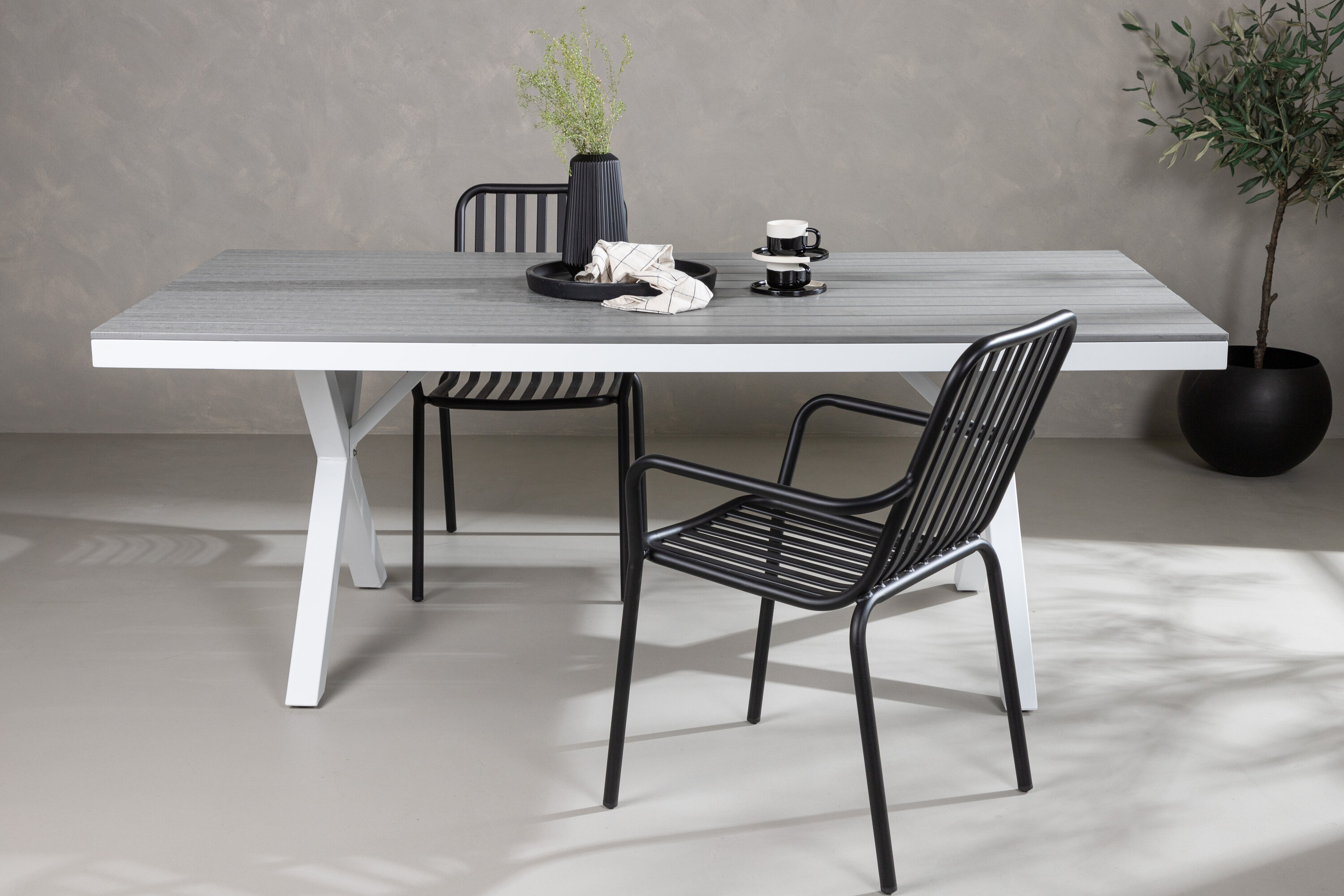 Garcia table à manger rectangulaire blanc, gris, gris clair 200 x 100 cm en situation dans une pièce décorée