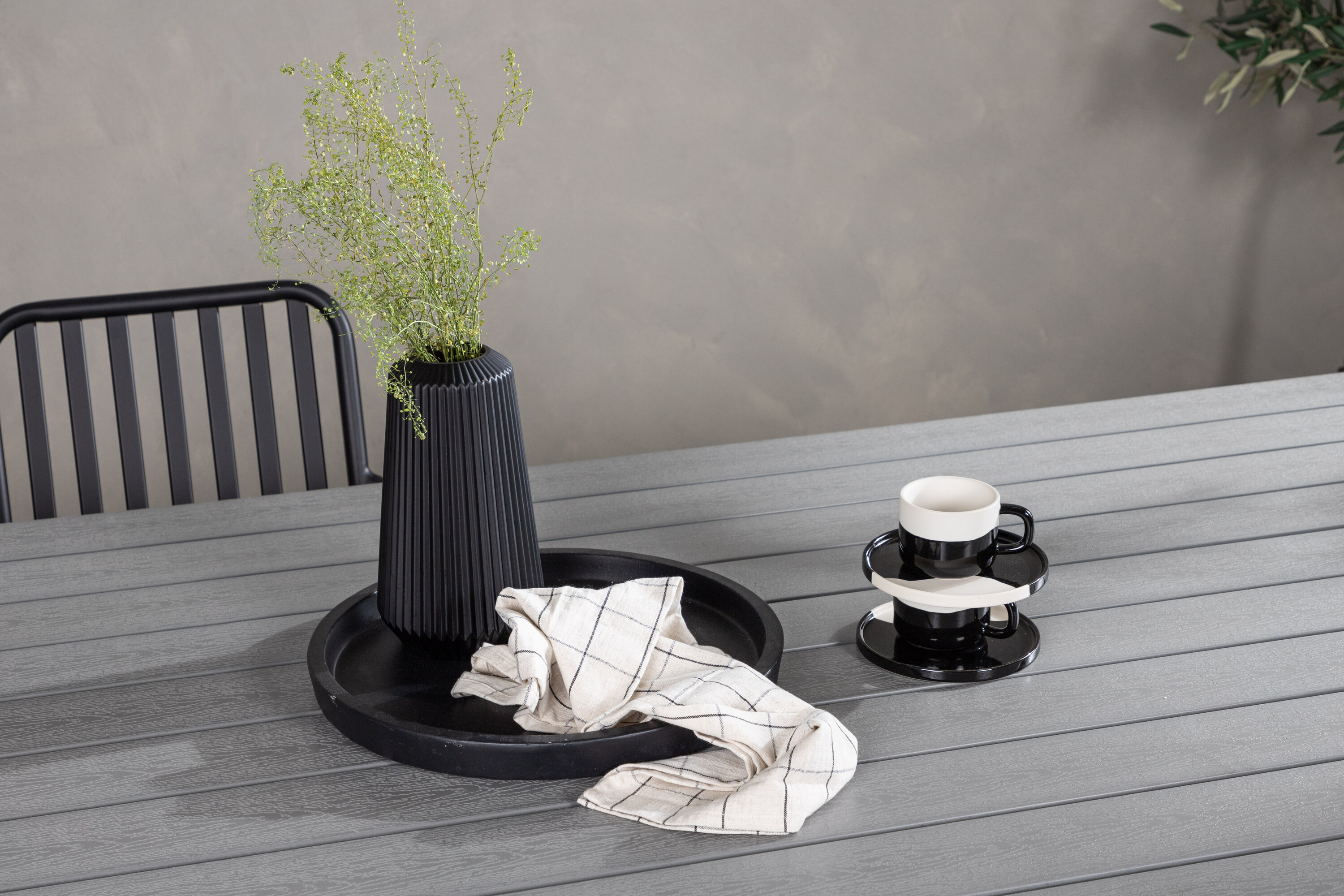 Garcia table à manger rectangulaire blanc, gris, gris clair 200 x 100 cm en situation dans une pièce décorée