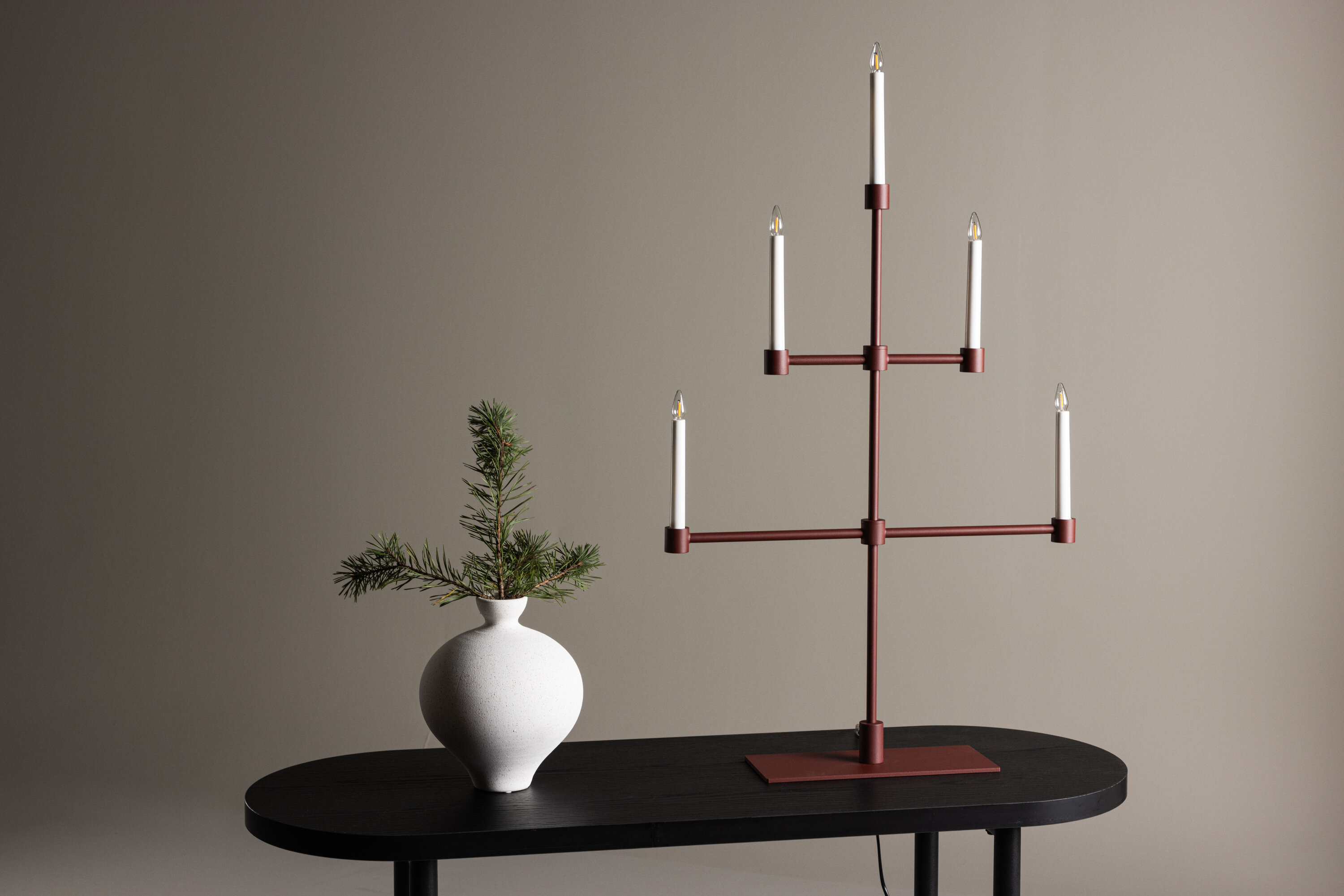 Avoriaz éclairage de noël rouge, blanc 12 x 92 x 53 cm en situation dans une pièce décorée