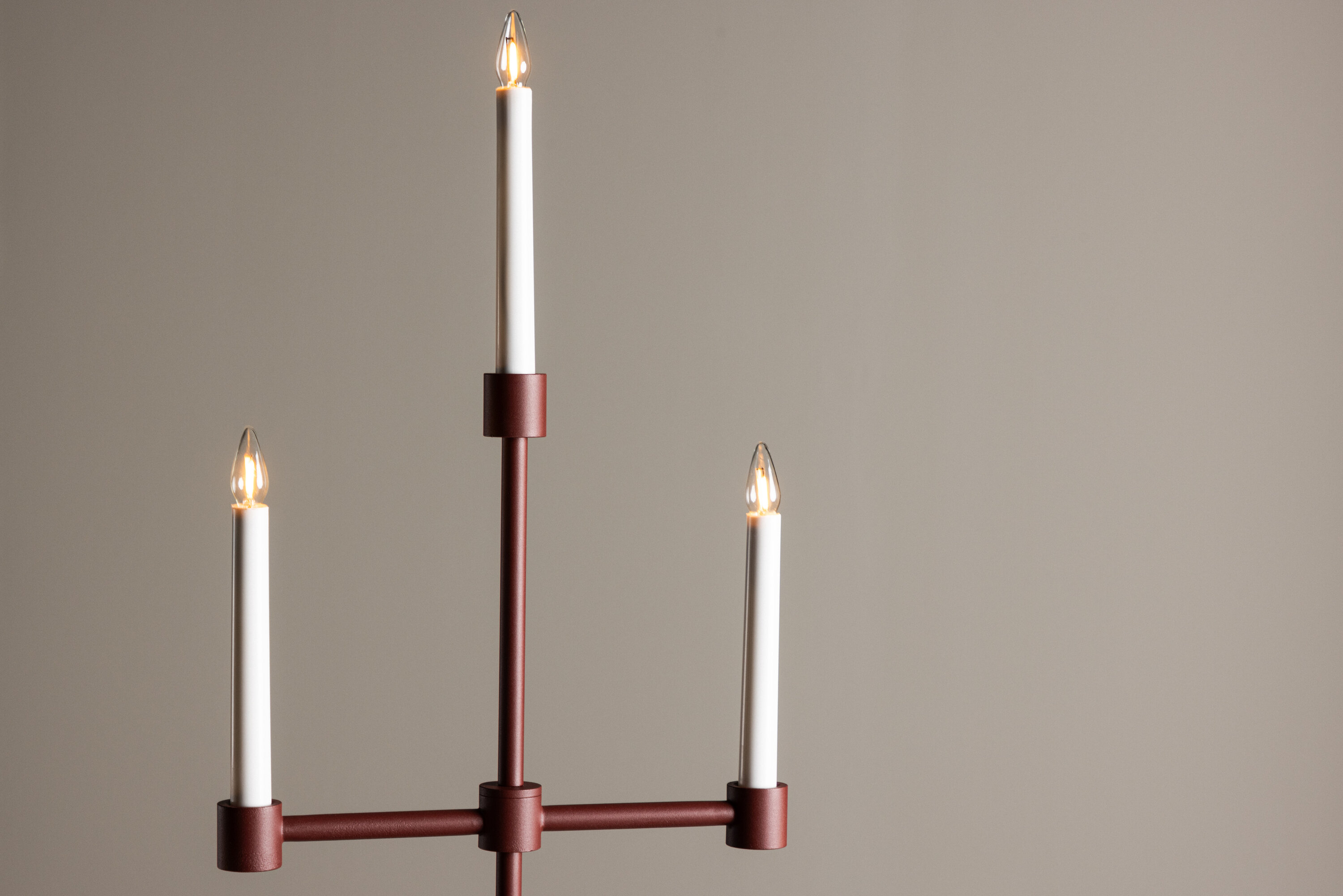 Avoriaz éclairage de noël rouge, blanc 12 x 92 x 53 cm en situation dans une pièce décorée