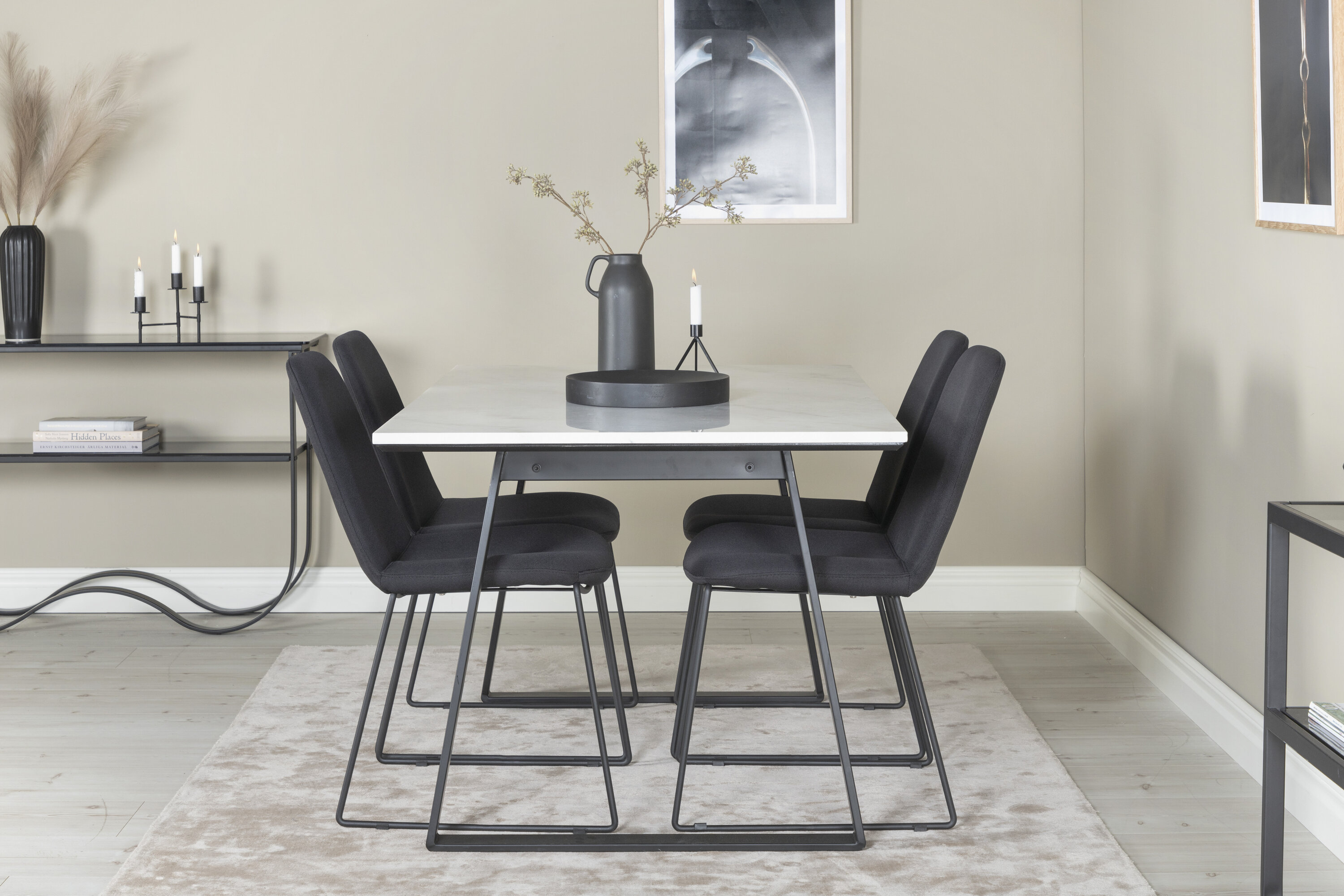 Détail du ensemble repas rectangulaire Estelle, Muce blanc, noir Table : 74,5 x 140 x 90 Chaise : 63 x 84 x 43 cm