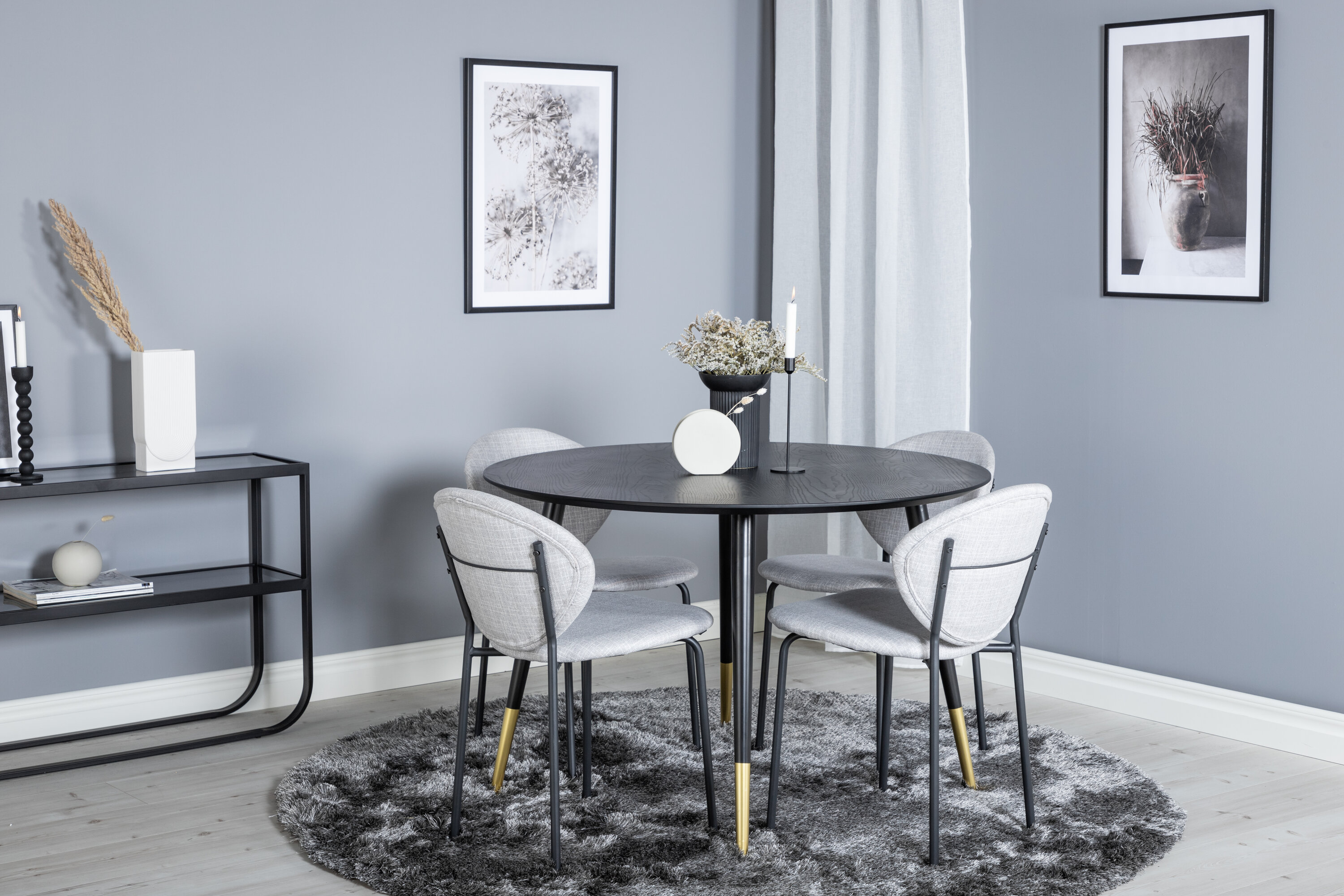Détail du ensemble repas rectangulaire Dipp, Vault noir, gris, doré Table : ⌀115 Chaise : 61,5 x 80 x 46 cm