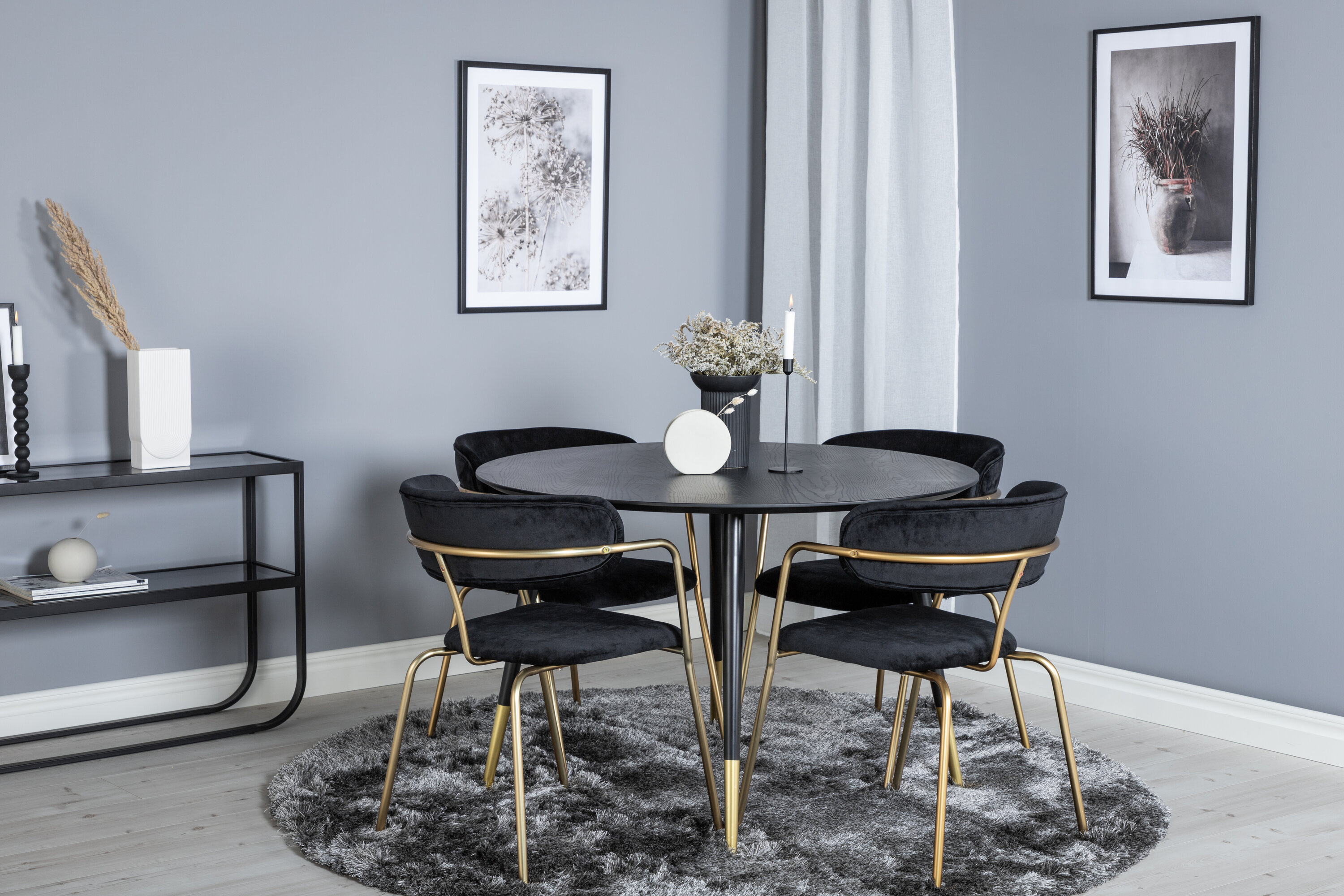 Détail du ensemble repas rond Dipp, Arrow noir, doré Table : ⌀115 Chaise : 61 x 79 x 58 cm