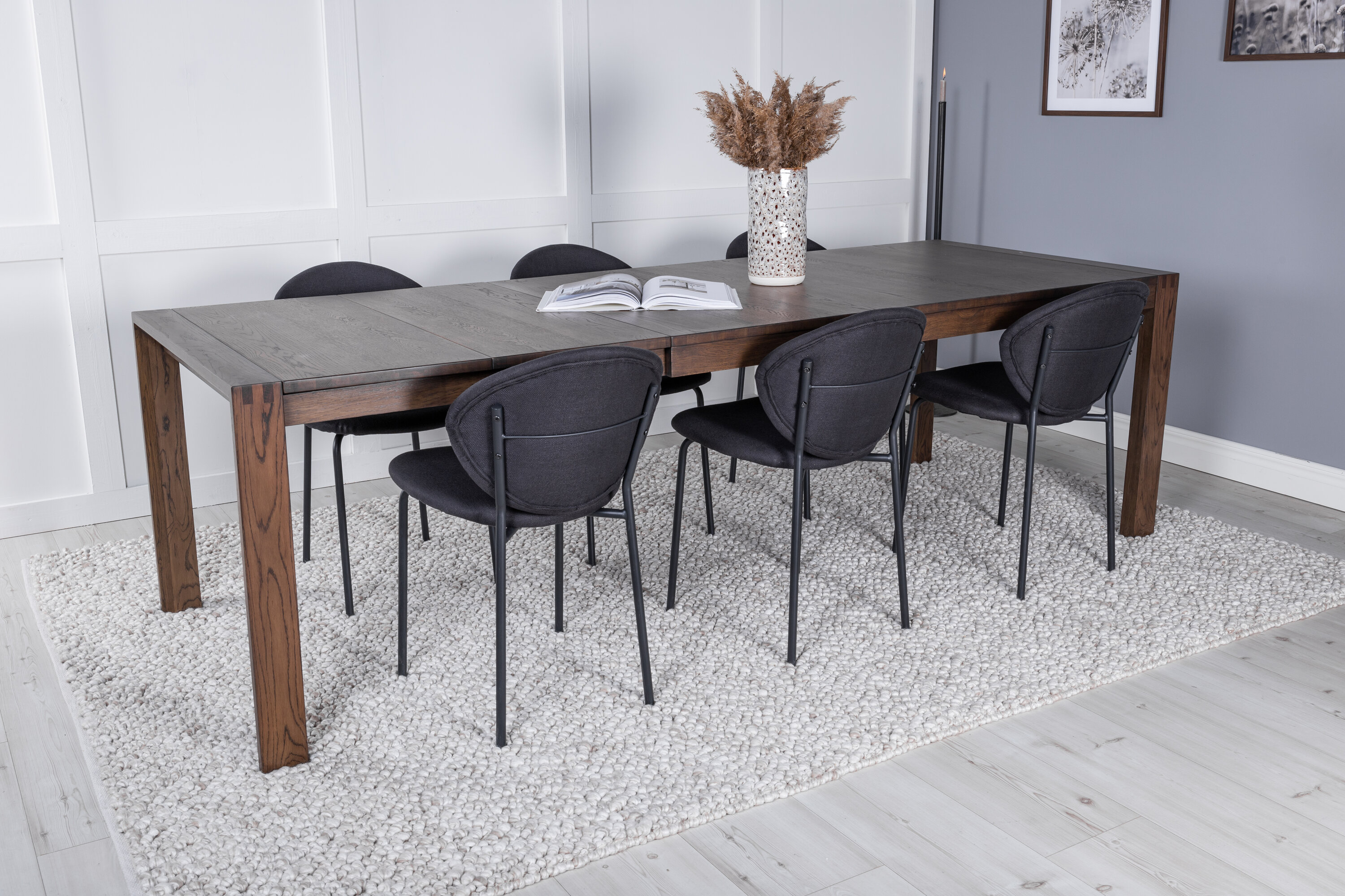 Détail du ensemble repas rectangulaire Slider, Vault naturel, noir Table : 75 x 170 x 95 Chaise : 61,5 x 80 x 46 cm