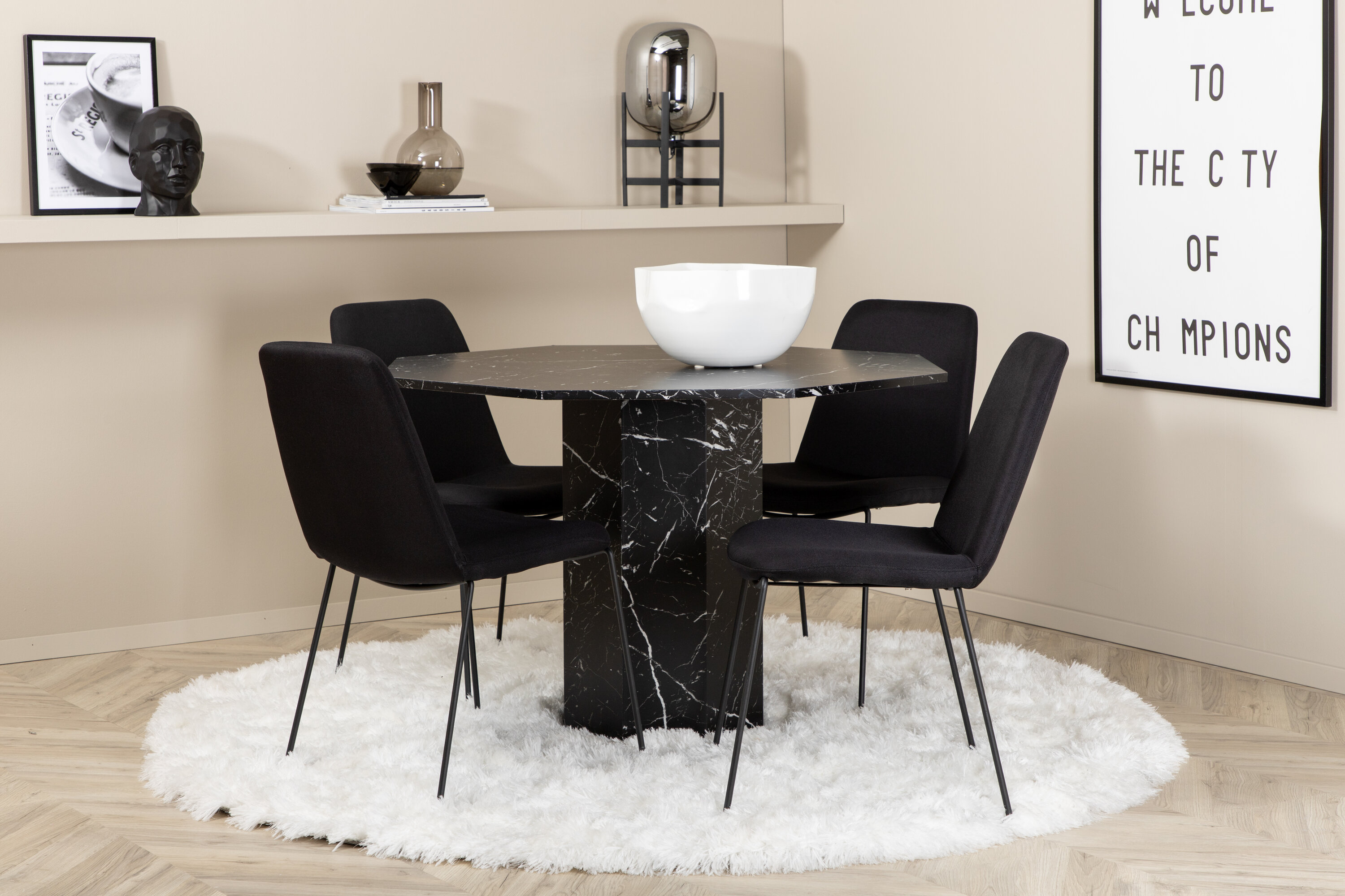 Détail du ensemble repas rond Marbs, Muce noir Table : ⌀110 Chaise : 63 x 84 x 43 cm